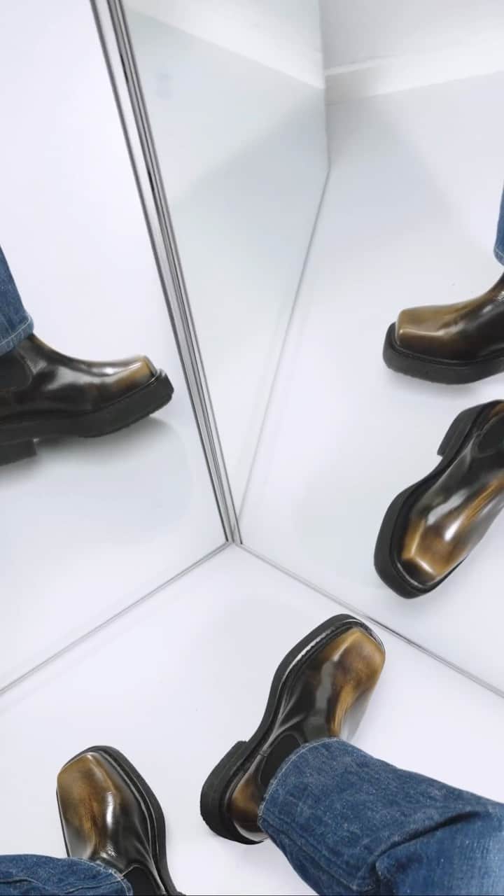エイティーズのインスタグラム：「The Ortega boot flexing all its best sides.」