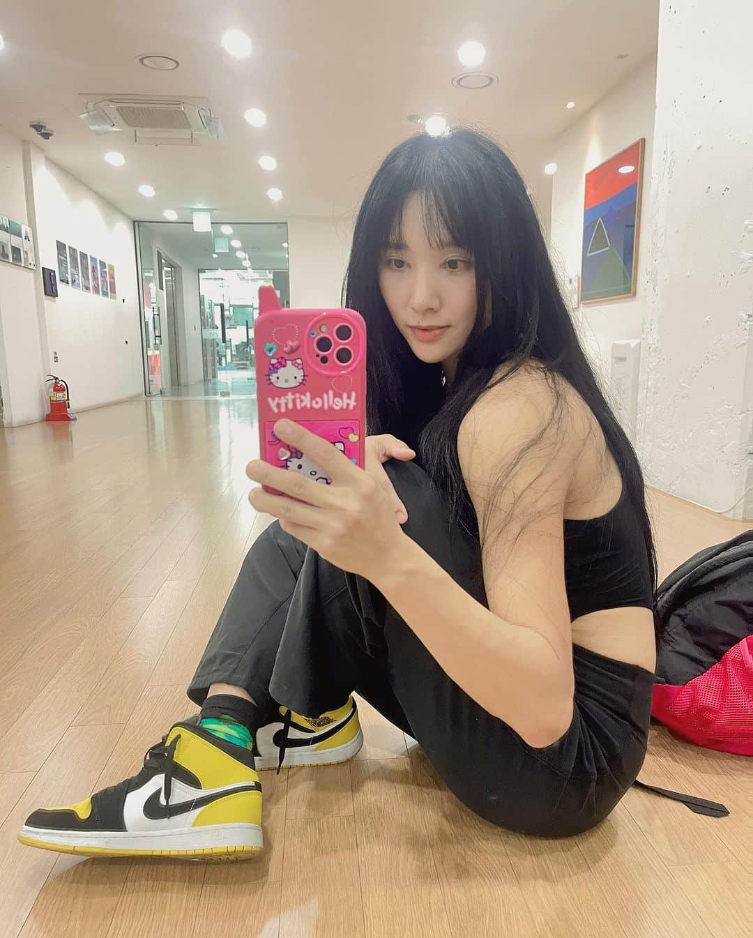 Areum Jungのインスタグラム：「앞 머 리 까꿍 ㅋㅋ  셀카를 올리고 싶었다.ㅋ New hair 👐🏻  #살찌면안돼 #김경호됨 #motivation」