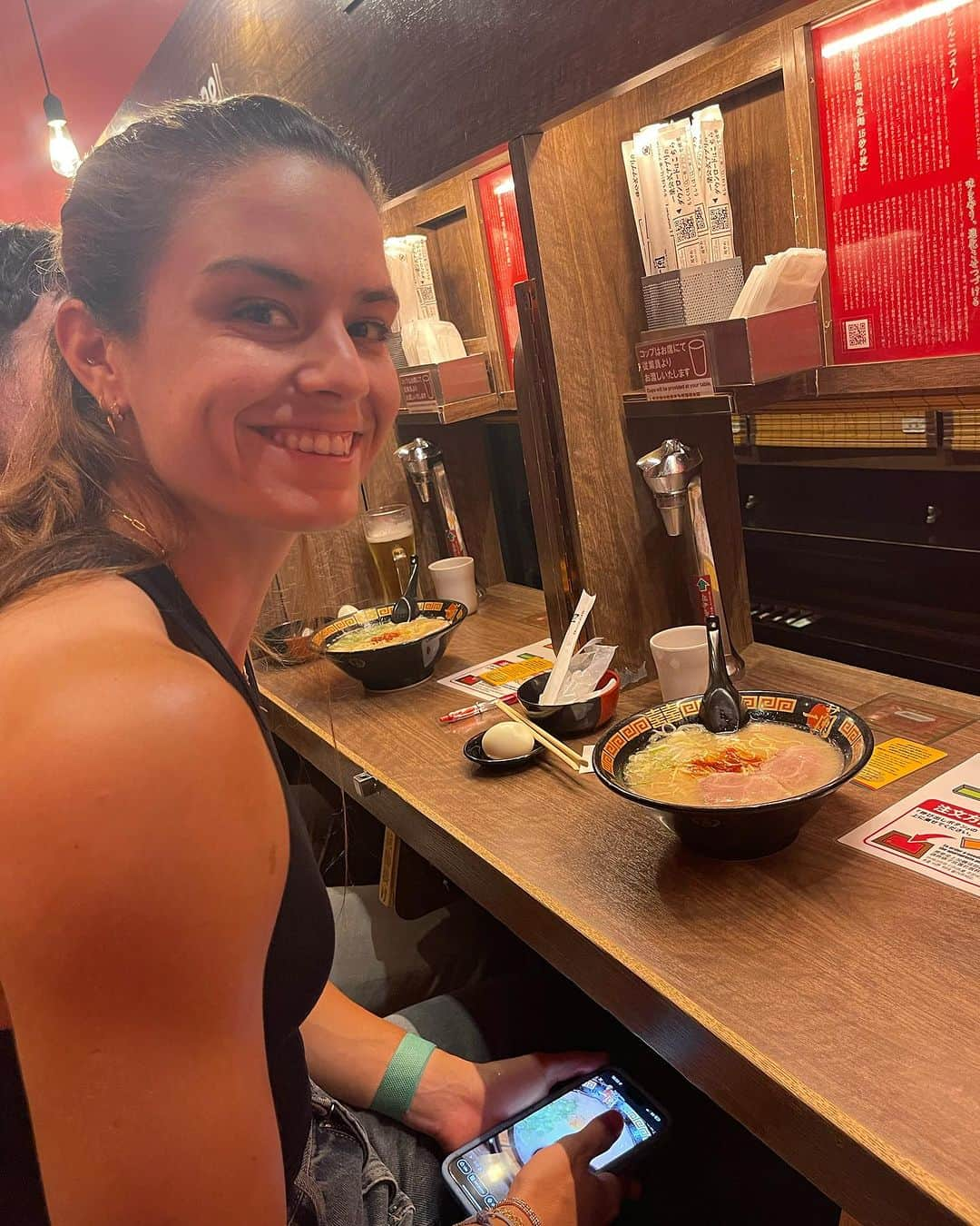 マリア・サッカリさんのインスタグラム写真 - (マリア・サッカリInstagram)「Swipe to the last 2 pics to see what 11 weeks on the road felt like! Hell of a trip ✌🏼🐌🧳 🥑 🏆🩵」10月12日 22時22分 - mariasakkari