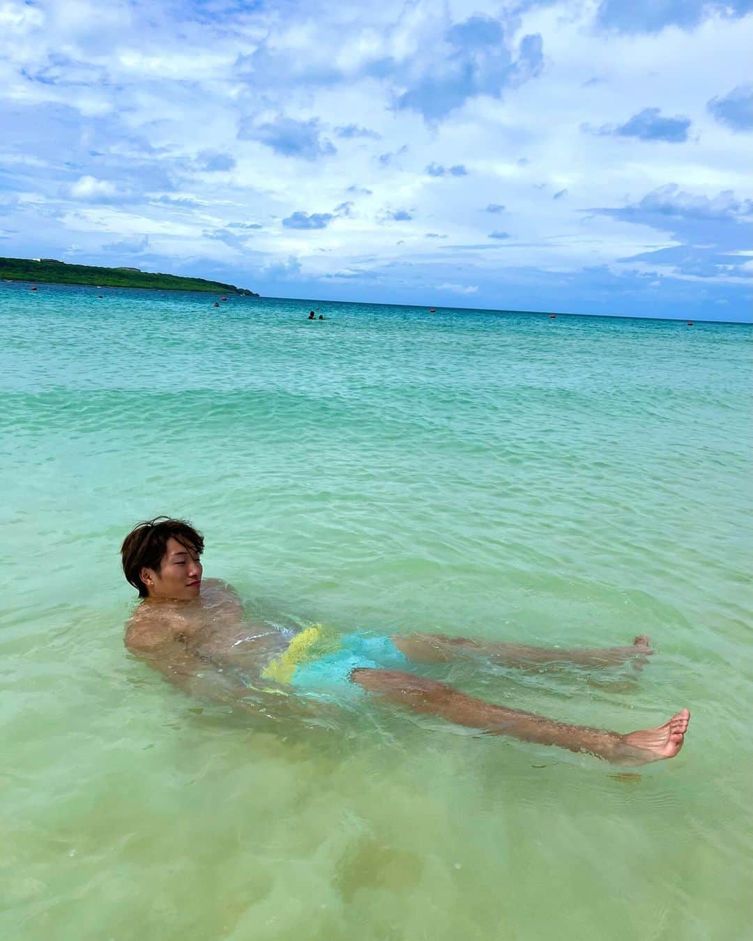 泉谷駿介のインスタグラム：「リフレッシュしに宮古島行ってきた🏝️  ムール貝半端なかった  旅行おすすめスポット教えてください！」