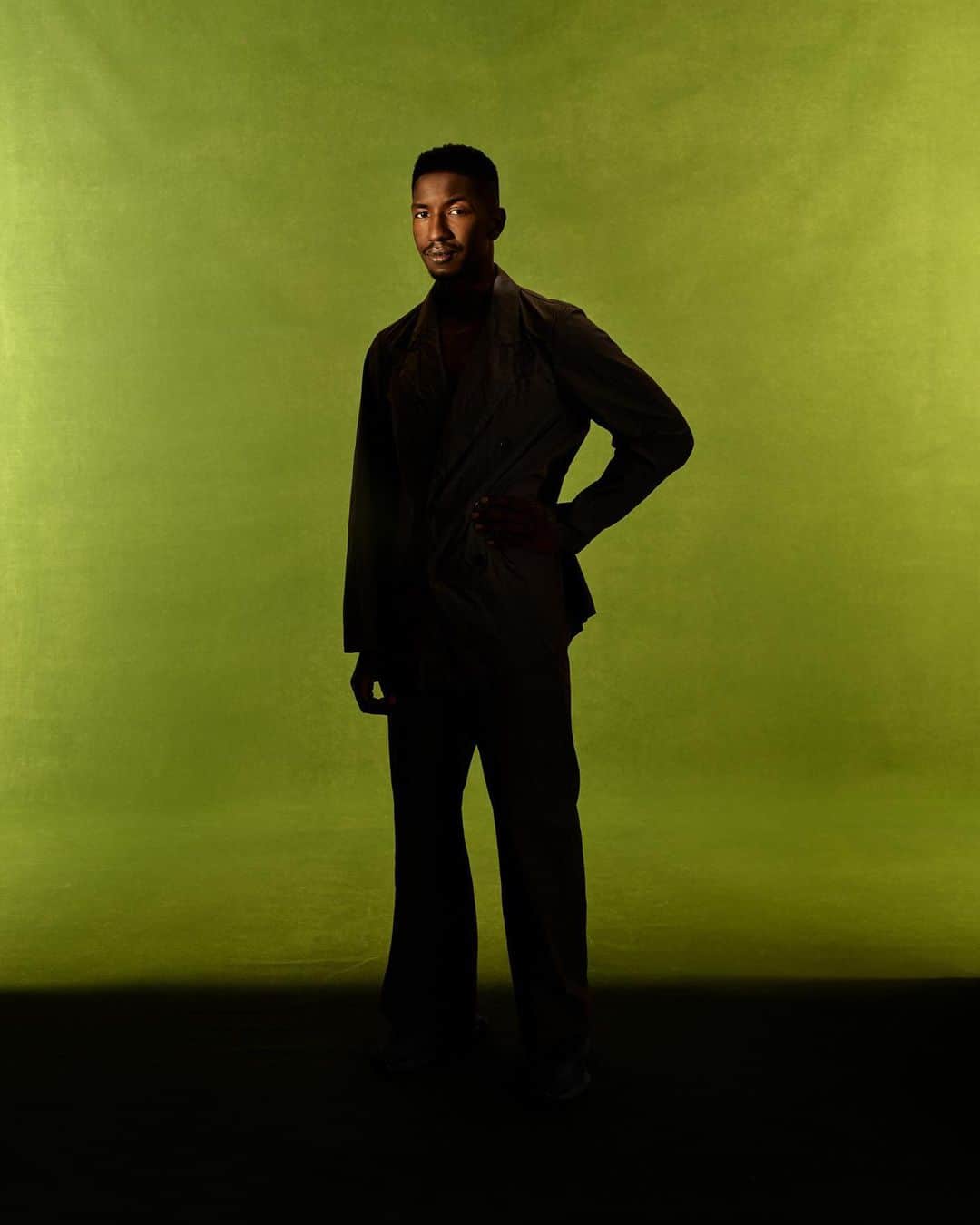 Kinfolk Magazineさんのインスタグラム写真 - (Kinfolk MagazineInstagram)「“My friend and I have been asking ourselves lately, ‘What if we really risk it all?’ I’m not there, but I’m getting close. It’s so exciting.” Actor Mamoudou Athie on emotionally letting go and pursuing new, riskier projects.   (Photos: @lukelovell.img, Styling: @carlee_wallace, Grooming: @wendyluxmakeup)」10月12日 22時19分 - kinfolk