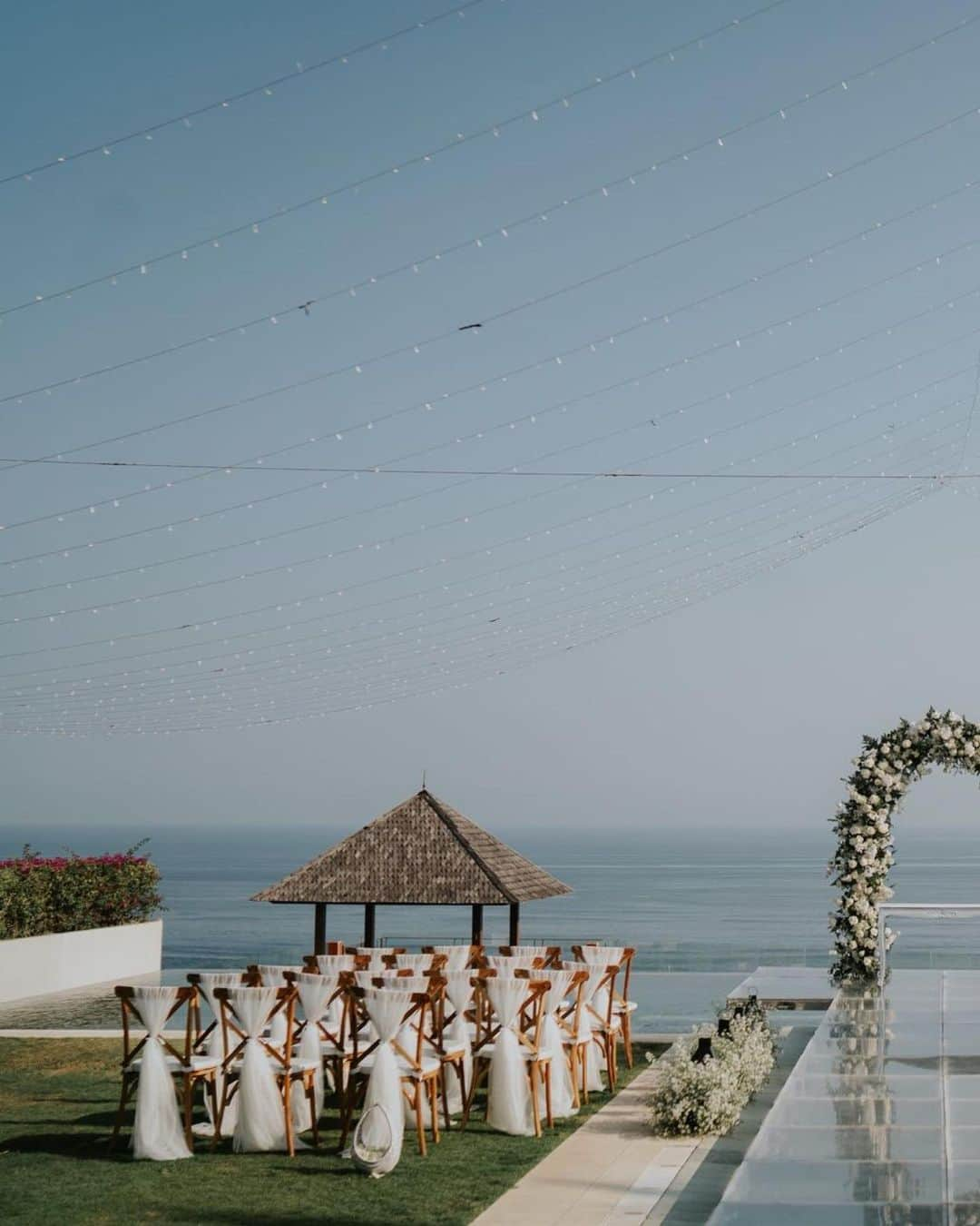 Giann Chanさんのインスタグラム写真 - (Giann ChanInstagram)「Officially “Mr.” and “Mrs.” 💍 One day down, forever to go. 👰🏻‍♀️🤵🏻 07.10.2023   Wedding gown: @rosa_clara  Makeup: @cherryjks  Hair: @noey_makeup  Photographer: @flipmaxphotography  Venue: @thesurga.bali   #Bigday #Weddingday #Bali」10月12日 22時25分 - chan.tsz.ying