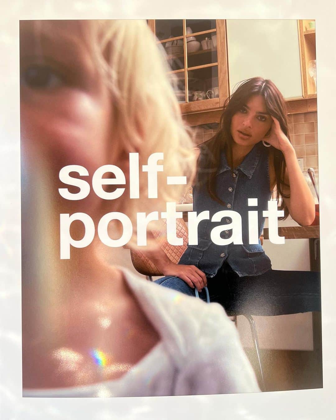 エミリー・ラタコウスキーさんのインスタグラム写真 - (エミリー・ラタコウスキーInstagram)「AT HOME with @mrselfportrait by the incredible @nickwaplington」10月12日 22時37分 - emrata