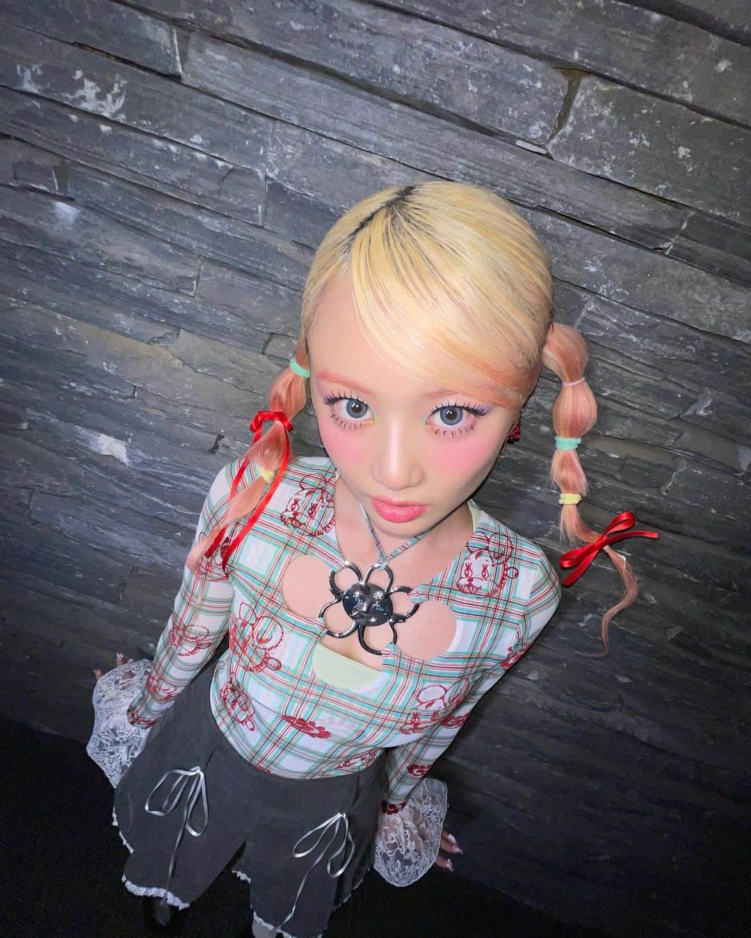 XGさんのインスタグラム写真 - (XGInstagram)「puppet pet puppet puppe🍭🍬🍓🧸💞  #HINATA #PUPPETSHOW」10月12日 22時40分 - xgofficial
