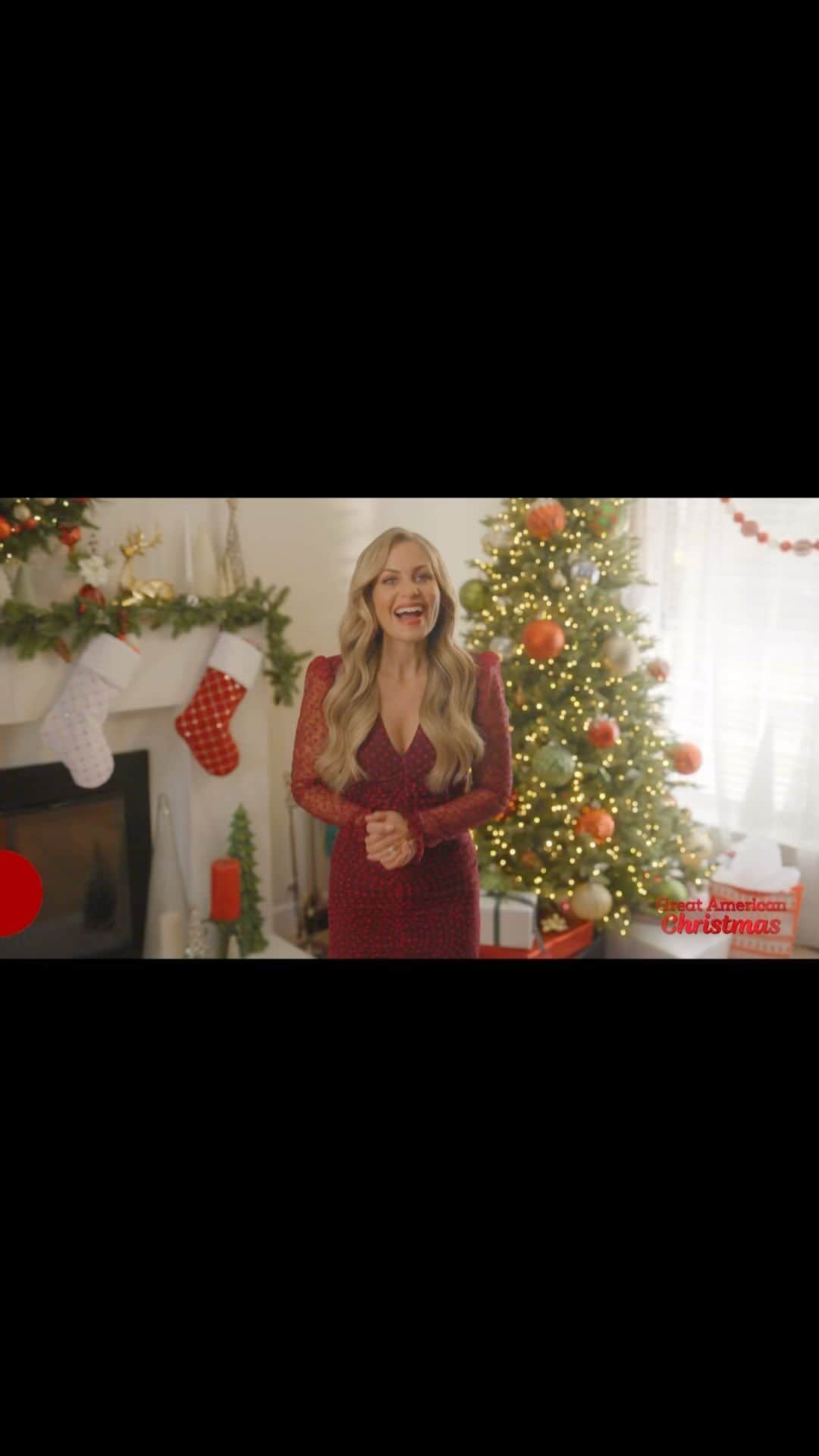 キャンディス・キャメロン・ブレのインスタグラム：「🎄❤️️ YOU are invited to the MOST heartwarming holiday experience on television! #GreatAmericanChristmas begins TOMORROW at 6a/5c with Christmas movies 24/7 and 20 Original Premieres throughout this season!   Text CHRISTMAS to 1-877-999-1225 to find your #GreatAmericanFamily viewing options!  (See website for terms)  #GreatAmericanFamily @candacecbure #WelcomeHome #Premieres #Faith #Family #ChristmasMovies #Christmas #HomeForTheHolidays」