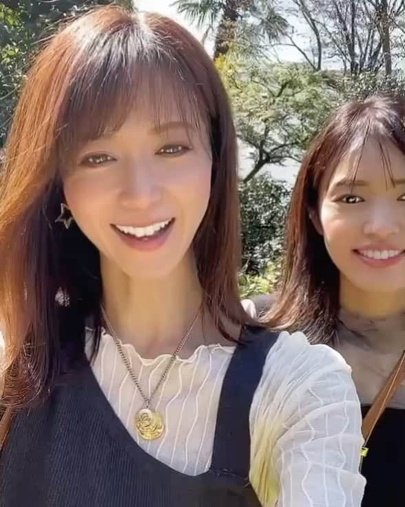 渡辺安里のインスタグラム：「皐ちゃんと写真展行ってランチした日🫶 服装被ってた😂💕 #名古屋#モデル#写真展#model#photo」