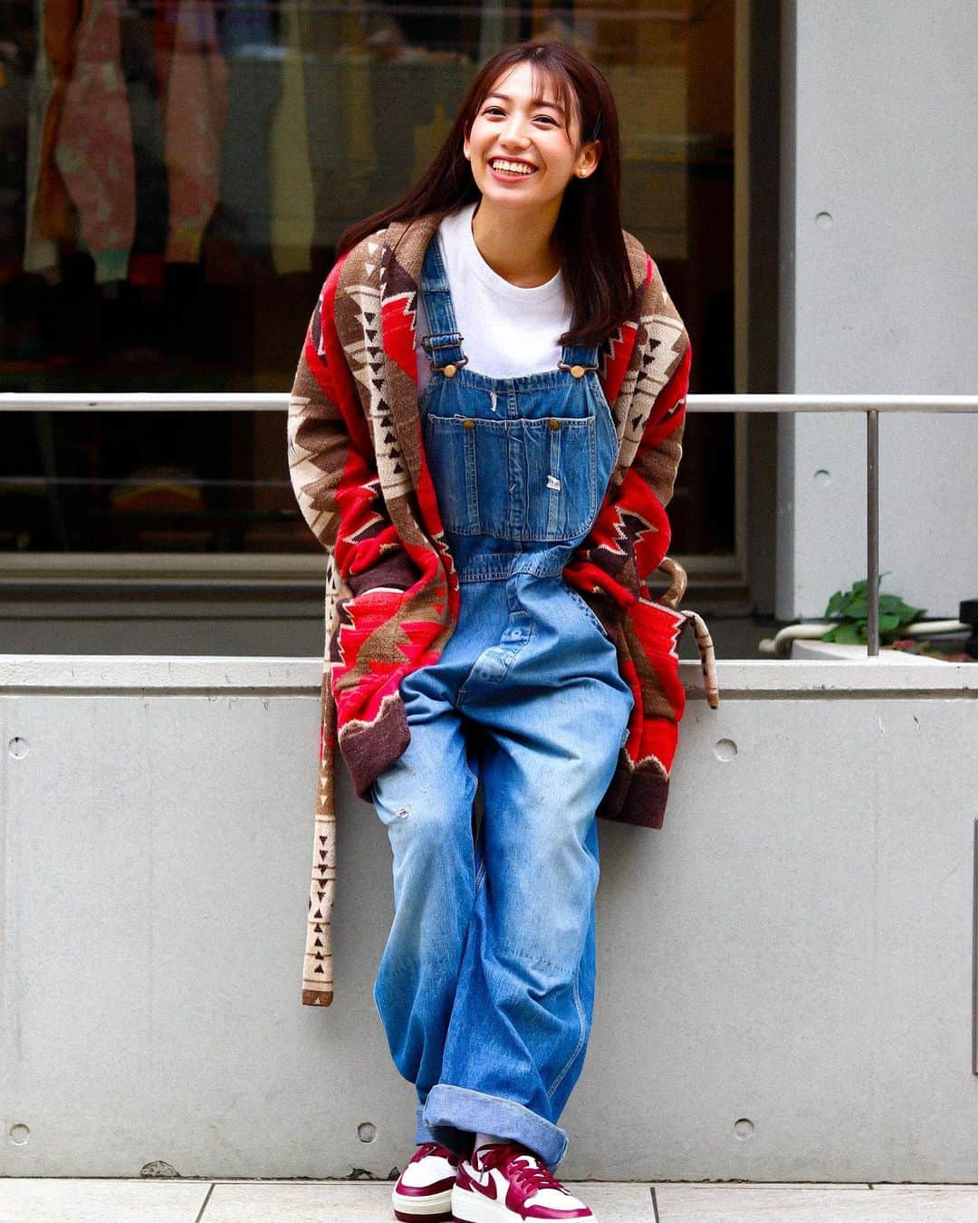 佐藤あいりさんのインスタグラム写真 - (佐藤あいりInstagram)「. 久しぶりにオーバーオール着た👖💙 1980年モノ🥺かわぁ  色物のカーディガンもいいよね🍁  スニーカーは自前✌🏻#nike   #fallfashion #fallfashionitems #fallstyle #fall #fashion #古着 #vintage #ビンテージ古着  #北参道 #原宿古着屋 #東京古着屋」10月12日 22時45分 - satoairi101