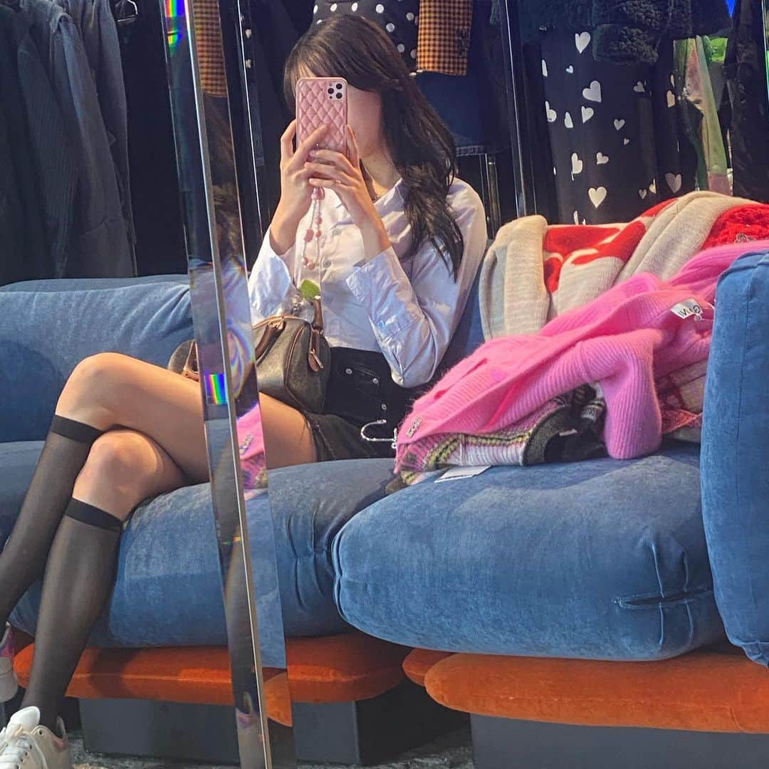 藤川らるむさんのインスタグラム写真 - (藤川らるむInstagram)「ネット通販ばっかりだったけど最近は古着屋さんだったり原宿でお散歩するのにハマってるの🐶 天気もいいから1人で歩くのだいすき🤍」10月12日 22時58分 - ralumu_00