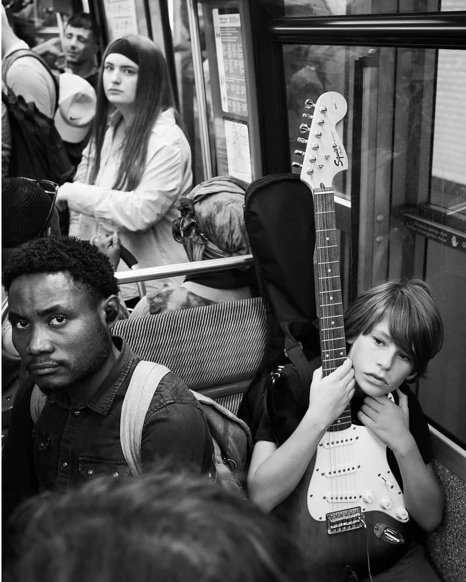 ライカさんのインスタグラム写真 - (ライカInstagram)「The Heart of Paris  "Paris is one of the most rewarding and inspiring cities to photograph with so many beautiful streets and flow of people from all walks of life. The old and the new is a theme that Paris seems to relish taking on in a myriad of different ways which somehow makes black and white the format of choice for me here." - Adam Suschitzky (@adam_suschitzky)  📷: Leica SL2  #LeicaCamera #Leica #🔴📷」10月12日 23時00分 - leica_camera