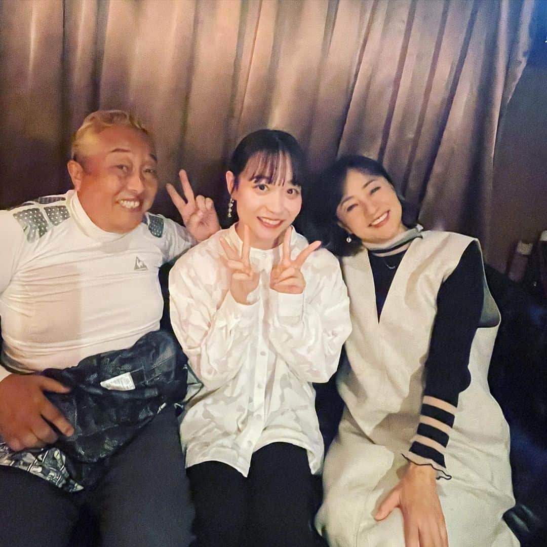 橋本志穂のインスタグラム：「日下怜奈さんと❣️ なんと‼️バイカーなんだって〜　 中型の2輪免許まで持ってるらしいので いつかツーリングしたいなぁー  @reina_kusaka」