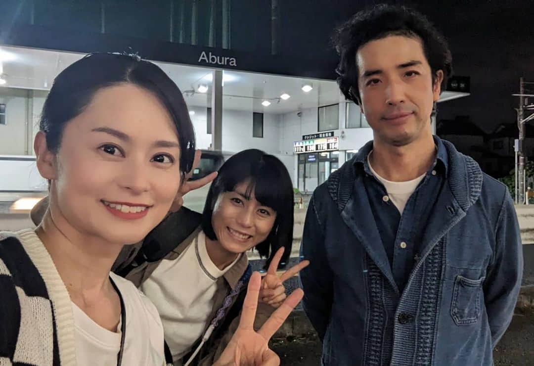 のインスタグラム：「事務所の先輩、#片岡明日香 さんと#久松龍一 さんと！ 3人で集まるのはかなり久しぶりです☆ 　 今日は資料用映像撮影をしてきました☺︎ 　 明日香さんのオリジナル脚本で3人で演技！ これまた何年振りかだったけど、改めて気づきがあったり、反省があったり、刺激になったり、楽しんでたり、色々感じられた1日でした✨ 　 どんな風に仕上がるかな♪」