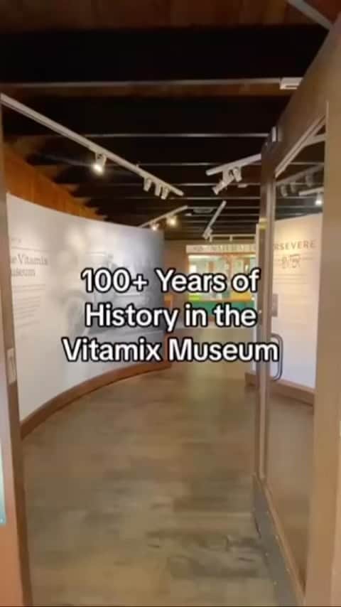 Vitamix Global Headquarters Real foodのインスタグラム：「From your kitchen to commercial business, Vitamix quickly became an industry ‘must have.’ . Learn why Vitamix is #LovedForLifetimes at the link in our bio . #Vitamix #museum #myvitamix」