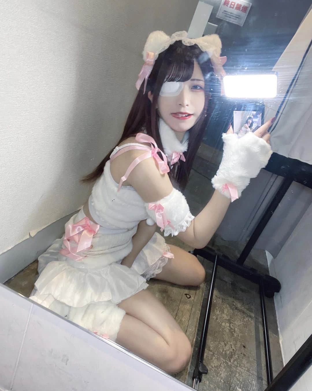 ちはるのインスタグラム：「. よくわからん撮り方 病みねこちゃん  #アイドル #コスプレ #仮装 #ハロウィン #猫 #白猫 #idol #tflers #instagood #follow」