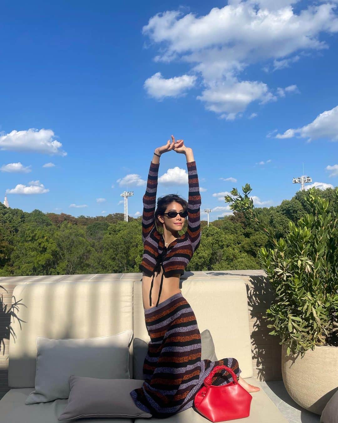 森星のインスタグラム：「Breathing in last bits of summer♥︎ outfit by @ganni  #GANNIGIRLS #GANNI」