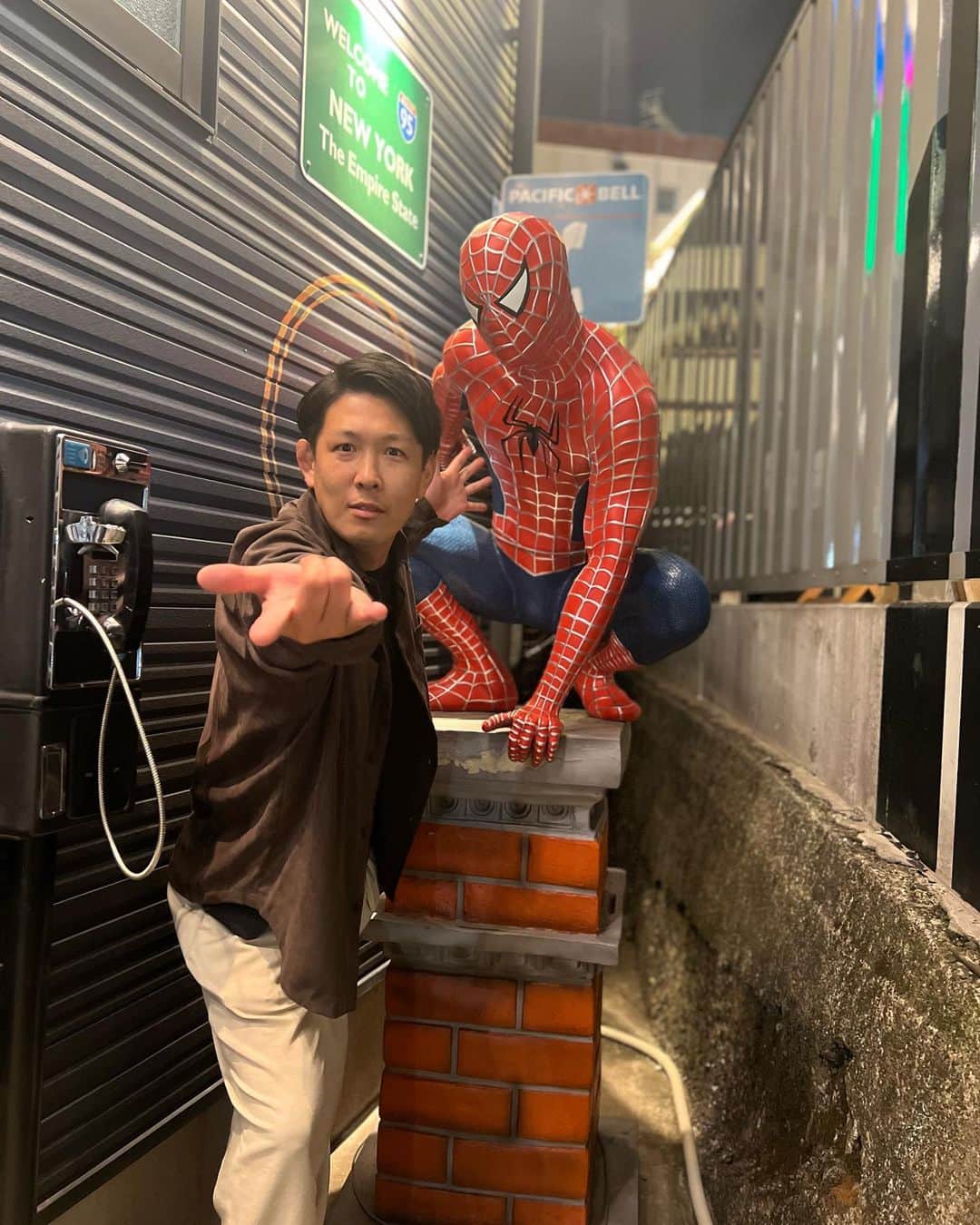 青山フォール勝ち ネルソンズさんのインスタグラム写真 - (青山フォール勝ち ネルソンズInstagram)「代々木にスパイダーマンいた。  都内にいる等身大マーベルキャラクターいたら教えてください。巡ります。 #spiderman  #marvel」10月12日 23時38分 - nelsons_aoyama