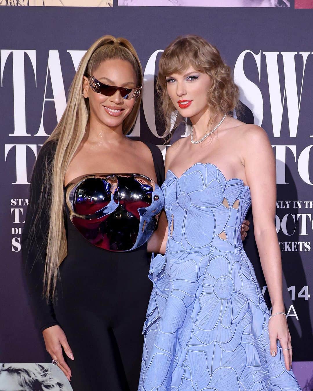 The Zoe Reportさんのインスタグラム写真 - (The Zoe ReportInstagram)「So much power in one photo. #Beyoncé joined #TaylorSwift at the premiere of the “Eras Tour” concert movie, wearing @laquan_smith and @oscardelarenta respectively.   📷: Getty」10月12日 23時43分 - thezoereport