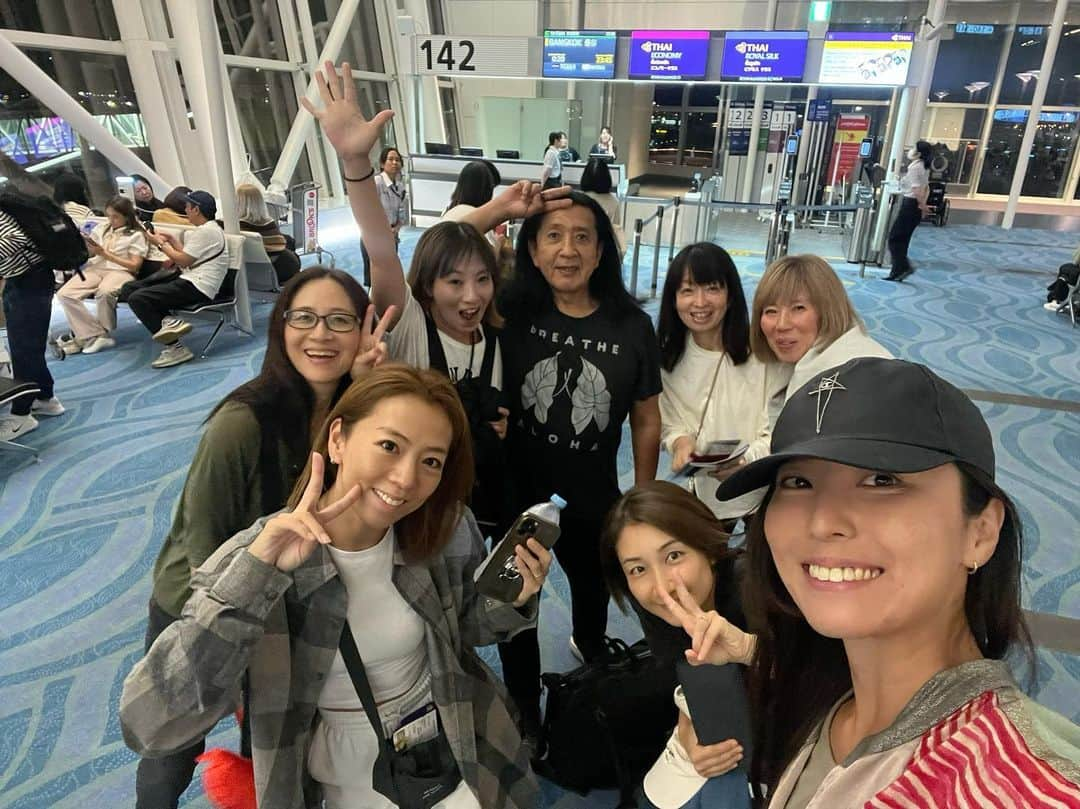 Ken Harakumaさんのインスタグラム写真 - (Ken HarakumaInstagram)「バンコク経由ネパールカトマンズに出発でーす✈️ @international_yoga_center  @erika_ikeda_moka  @fumiinaa_yoga  @u_ka_music  @keicoyoga  @mr._.shanti  @kumamamami  @megmemi212  #バンコク #羽田空港  #ネパール  #カトマンズ  #ケンハラクマ」10月12日 23時48分 - kenharakuma