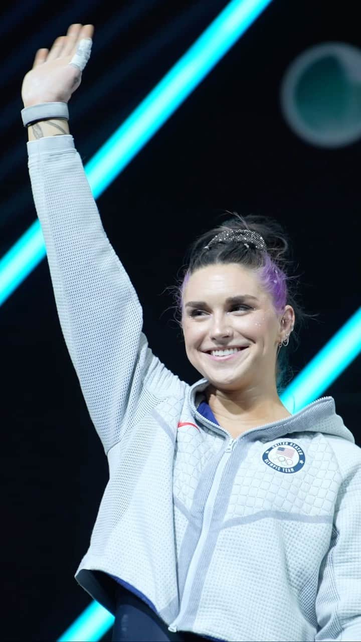 マッティ・ロジャーズのインスタグラム：「Backstage and on stage, the energy was electric at WWC 2023 with @mattierogersoly ✨Check out her incredible vibe and performance!」
