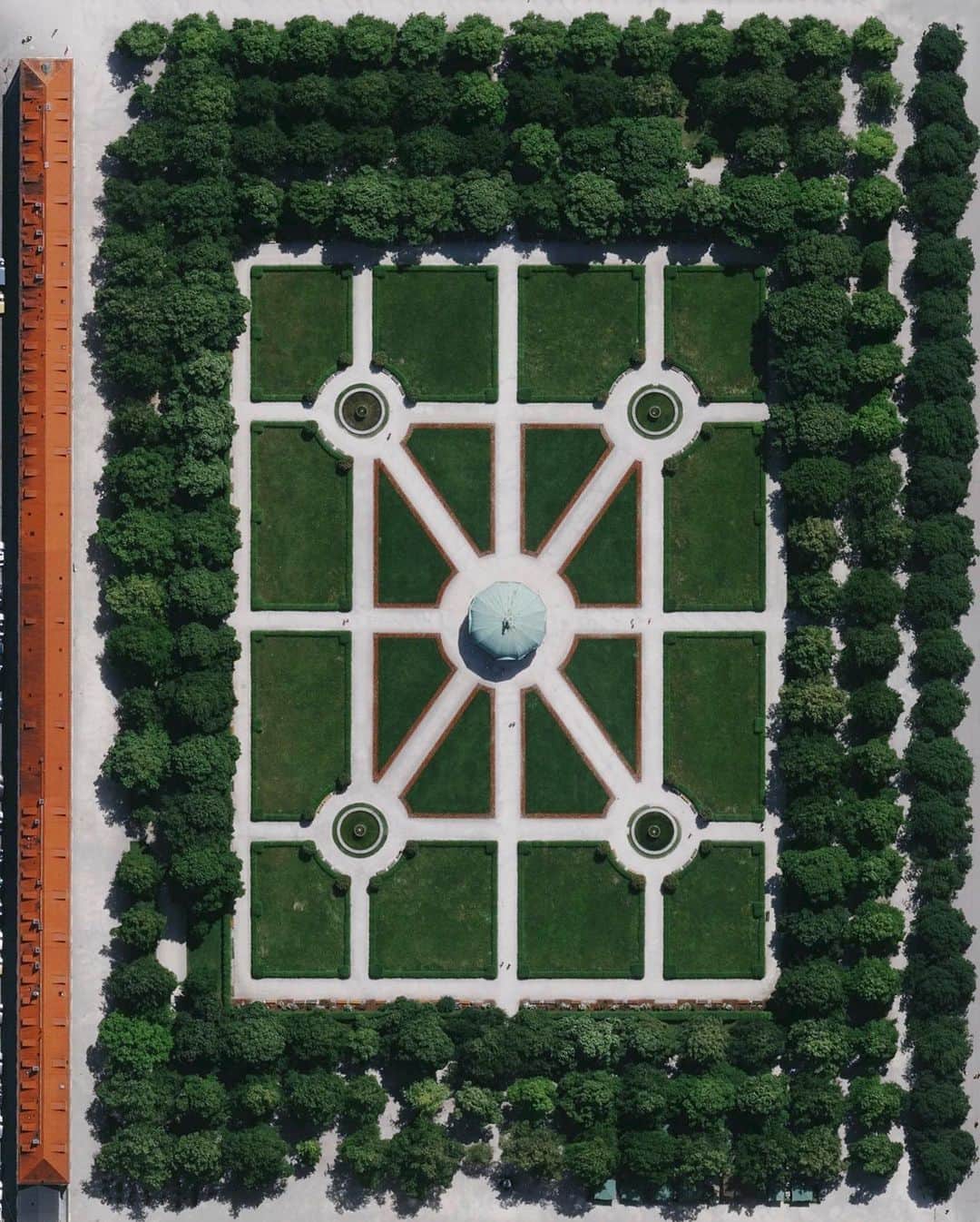 Daily Overviewさんのインスタグラム写真 - (Daily OverviewInstagram)「Today we are excited to explore the city of Munich, Germany from above. With the city’s famed Oktoberfest coming to a close last week, we put together this aerial tour of the capital and most populous city of Bavaria. This gallery includes this zoom of the city and various other locations including:   2 – Oktoberfest fairgrounds 3 – Hofgarten 4 – Schloss Nymphenburg 5 – Englischer Garten 6 – Isar / Flaucher 7 – Munich zoom out  This post is a collaboration with @lufthansa who helps to bring millions of visitors to Oktoberfest every year.   Created by @dailyoverview Source imagery @maxartechnologies」10月12日 23時48分 - dailyoverview
