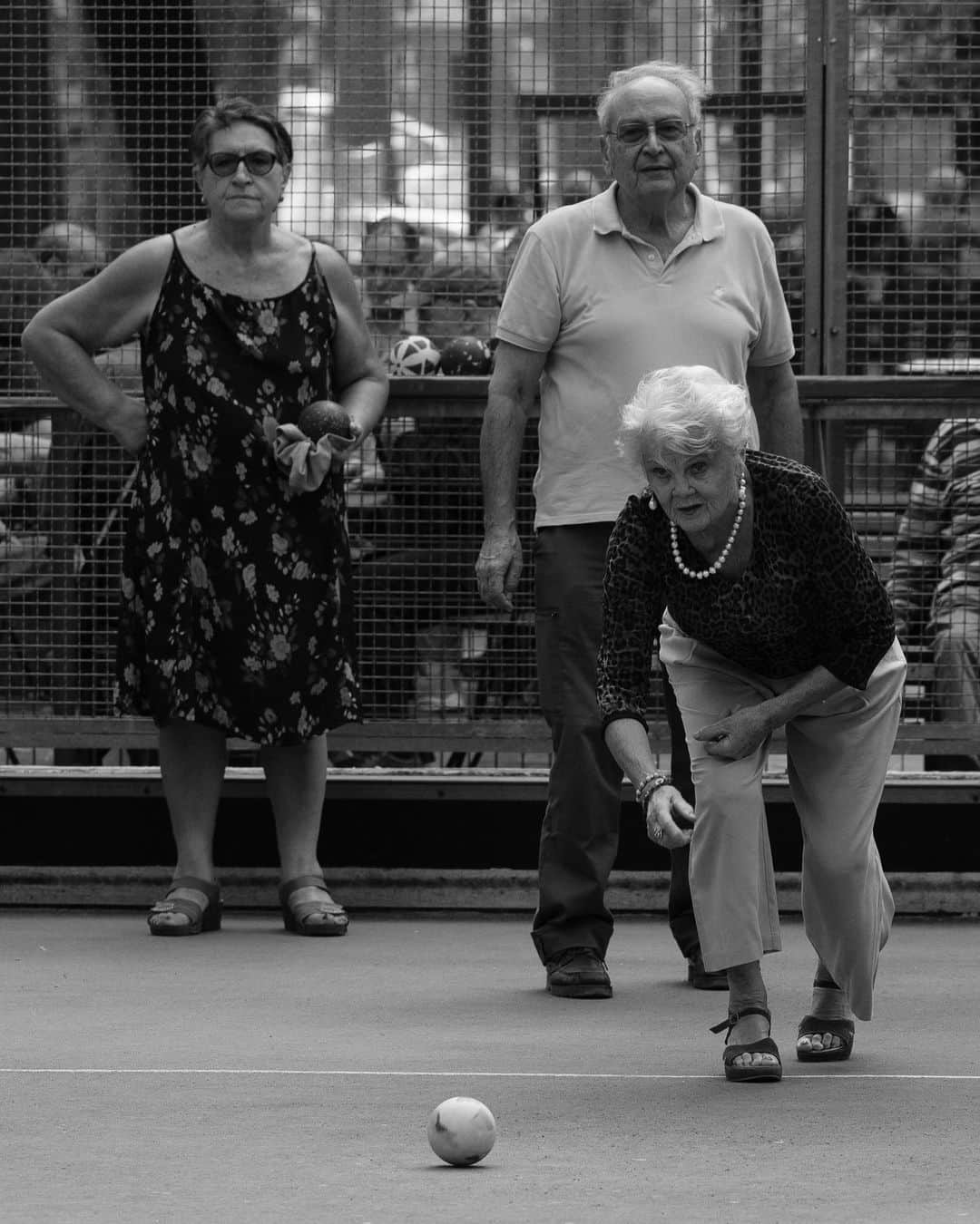 スコット・シューマンさんのインスタグラム写真 - (スコット・シューマンInstagram)「I mean….only in Milan does a woman dress in pumps and pearls to play bocce ball! Milan (of course!)」10月12日 23時53分 - thesartorialist