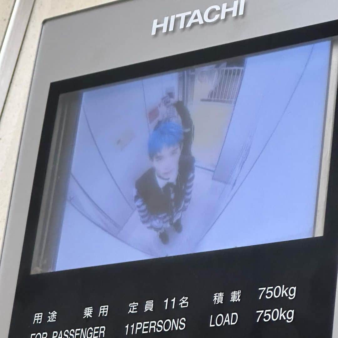 のインスタグラム：「🛗🎞🛗🎞🛗」