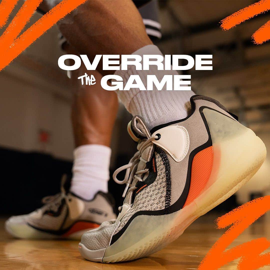 アンドワンさんのインスタグラム写真 - (アンドワンInstagram)「Fast breaks, alley-oops, and clutch shots - the AND1 Override has your back through it all 🏀   On the site now 🔥  #and1override #and1life #and1 #and1basketball」10月13日 0時07分 - and1