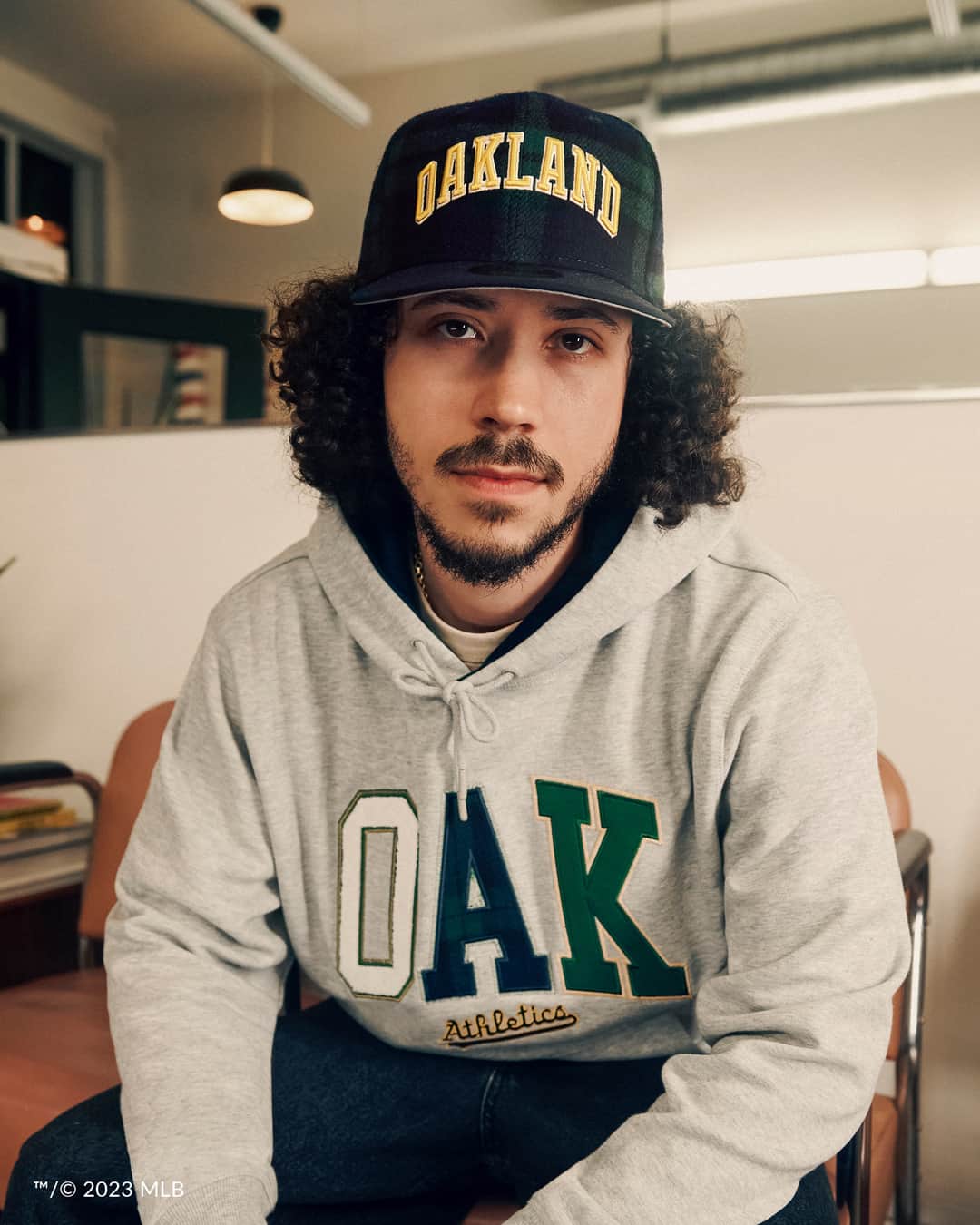 ニューエラ・キャップのインスタグラム：「Elevate your look with MLB Plaid. Our latest collection features apparel and headwear with elements of Black Watch Plaid, perfect for the cooler days ahead.」