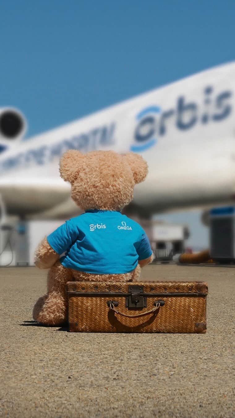 オメガのインスタグラム：「On World Sight Day, we express our gratitude for Orbis’s vital mission in preventing avoidable blindness and vision loss. OMEGA has been supporting Orbis and its Flying Eye Hospital since 2011.  #OMEGA  #WorldSightDay  @OrbisIntl」