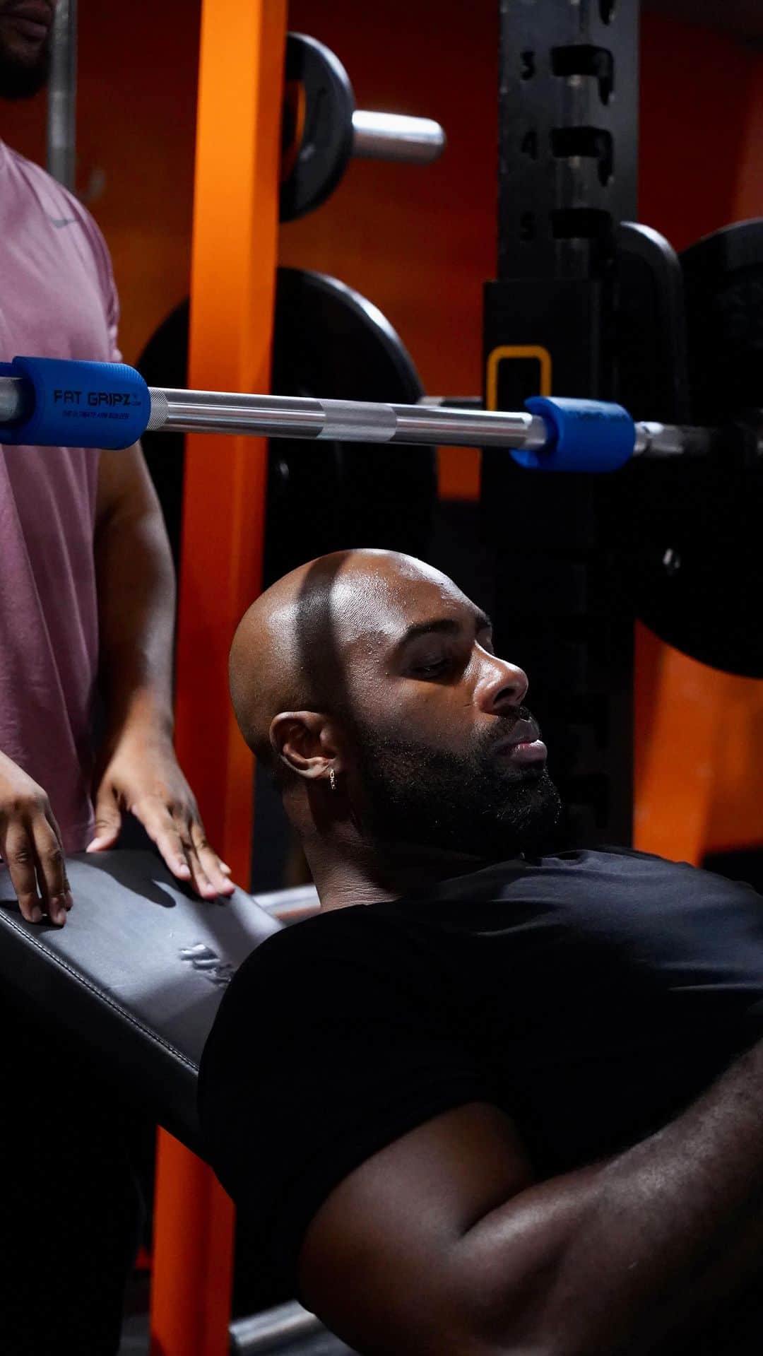 テディ・リネールのインスタグラム：「CHAQUE SÉANCE COMPTE 💪🏾 🏋🏾‍♂️ 🎯  #LeFitnessEstEssentiel #NeRienLacher @basicfitfr」