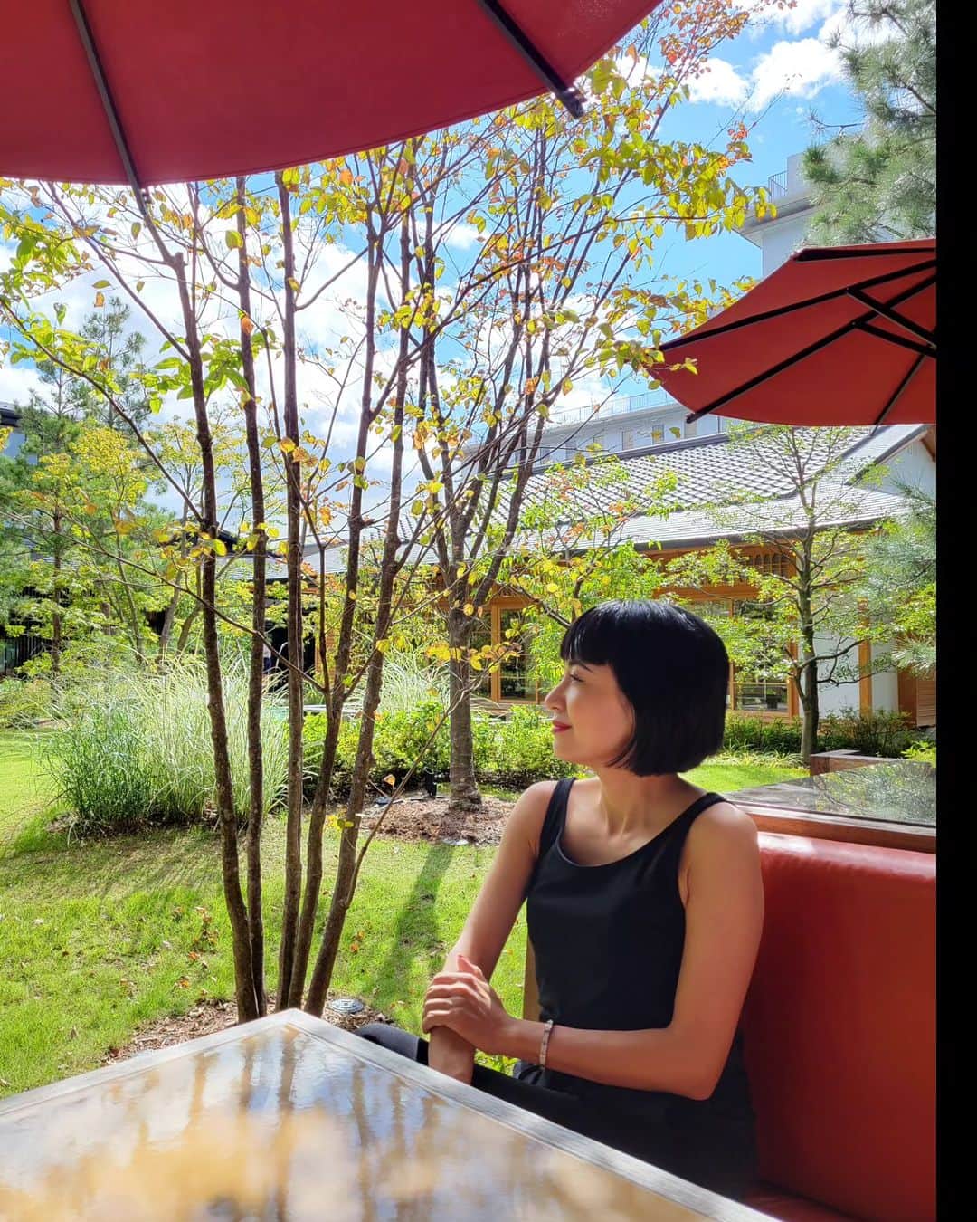 三喜本惠美さんのインスタグラム写真 - (三喜本惠美Instagram)「・ そして「HOTEL THE MITSUI KYOTO」の お気に入りは動画の貸切温泉♨️  朝食は日本庭園を眺めながらの テラス席が気持ちいい季節でした🍁  そしてチェックアウトが16時でしたので 朝食の後に利用しました 写真はないですが水着で入るサーマルスプリング ※子連れの方は夕方まで  温泉好きな我が家には 嬉しい施設でしたよ♨️ #京都旅行#秋旅行#温泉旅行#貸切風呂#貸切温泉#サーマルスプリング」10月13日 0時04分 - megumi_mikimoto