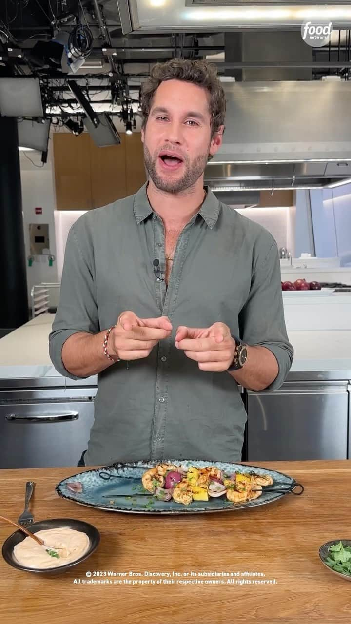 フランコ・ノリエガのインスタグラム：「Shrimp skewers are sweet *and* smoky from the chipotles in adobo and pineapple! 🍤🍍  Get @franconorhal’s take on this Peruvian street food classic – linked in @foodnetwork’s bio!  #HotDishwithFranco is all-new Saturday at 12|11c or @StreamOnMax. #StreamOnMax」