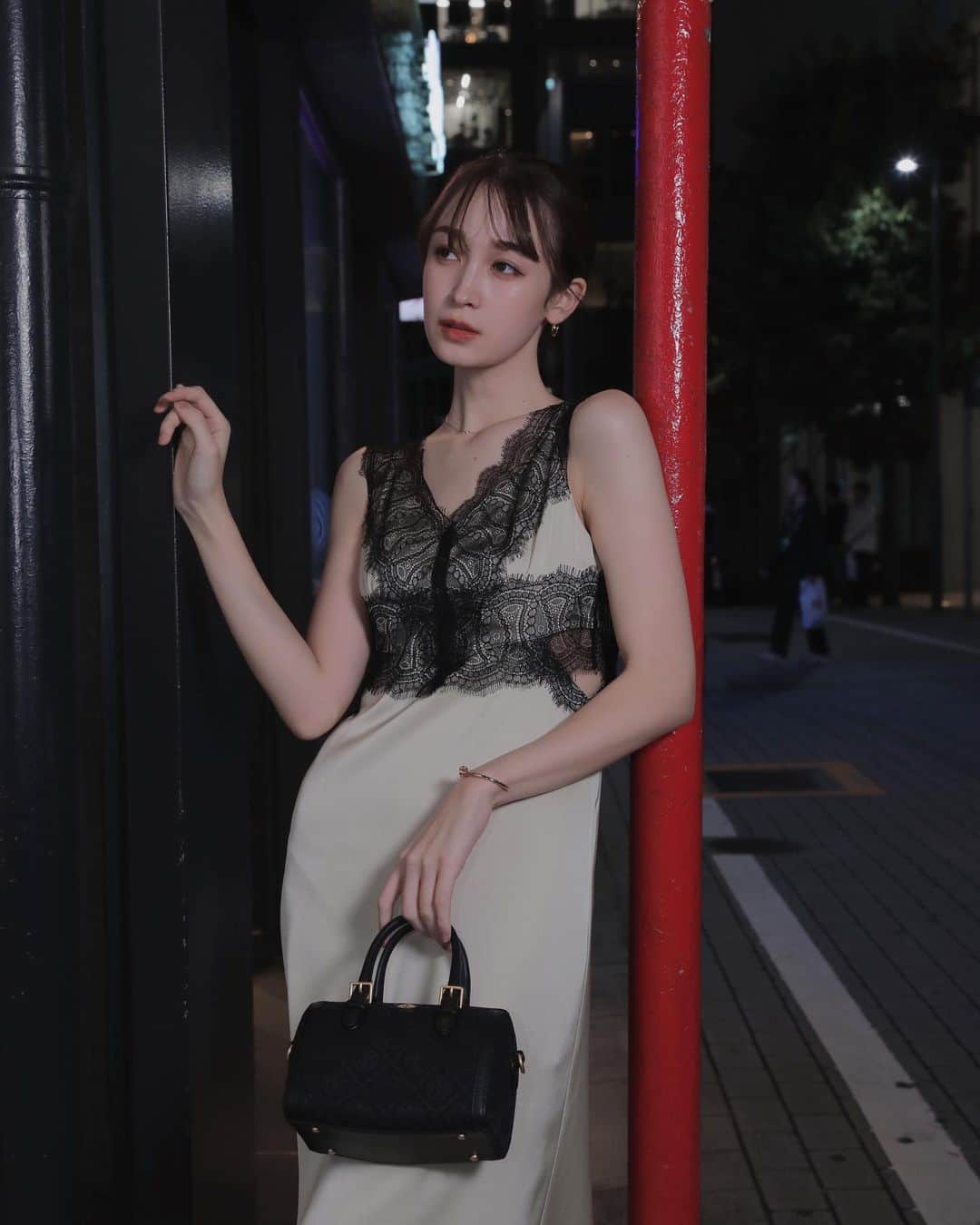 藤井サチさんのインスタグラム写真 - (藤井サチInstagram)「トリー バーチのアイコンバッグに ダークなエッジを加えた新作 「T モノグラム ブラック」がローンチされたよ♥ ⁡  #Toryburch　#Tmonogram　#トリーバーチ　#Tモノグラム　#PR」10月13日 0時13分 - sachi_fujii_official