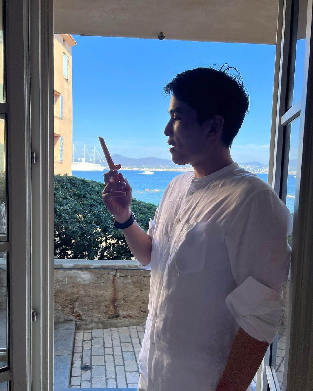 ポーイ・タリーチャダー ペッチャラットのインスタグラム：「Indulging in the unique flavors of tuna tartare, unlike anything I’ve ever tasted before. Every bite is a delightful journey! 🍽️✨」
