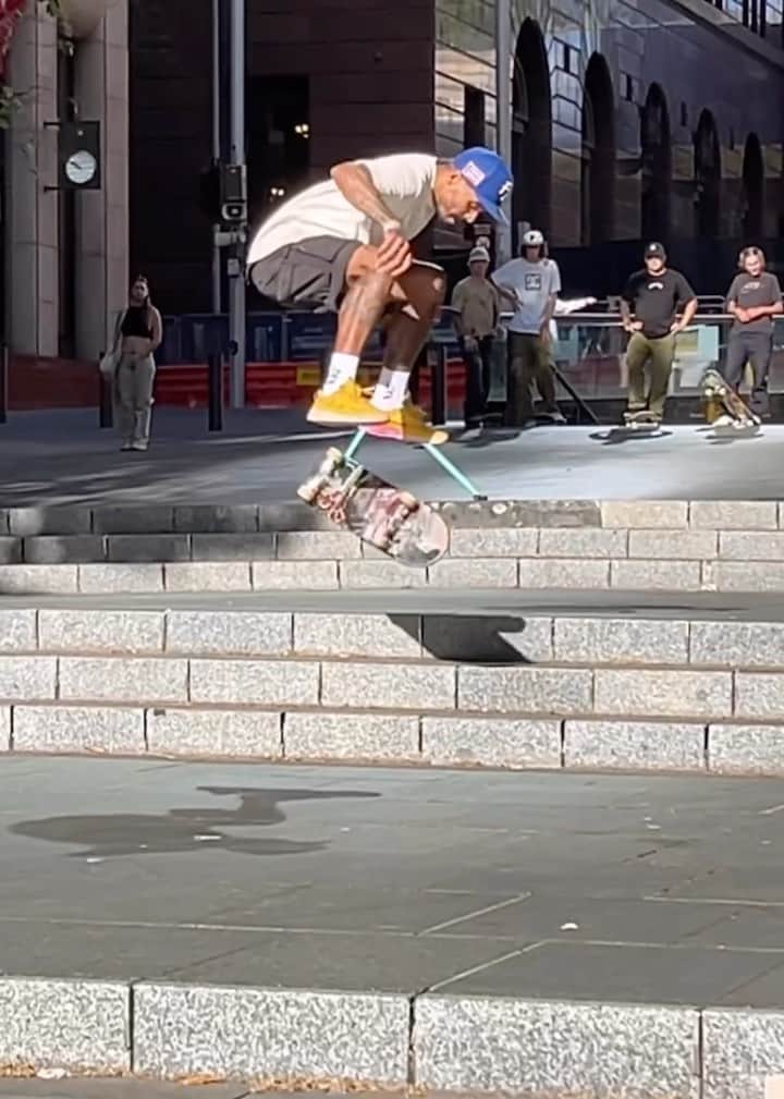 マニー・サンティアゴのインスタグラム：「This was fun 🫣😝 🎥: @shaysandiford」