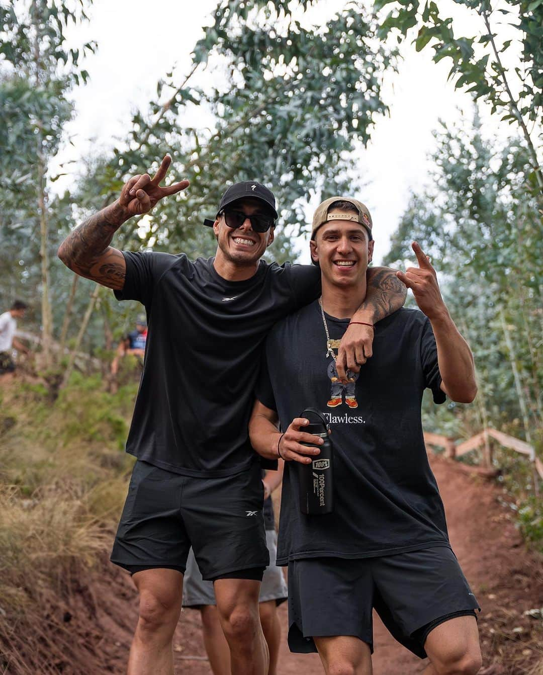 Hugo Garciaさんのインスタグラム写真 - (Hugo GarciaInstagram)「Track walk ✔️ Ayer hicimos el recorrido completo del circuito del Panamericano. Hoy tocan los primeros entrenamientos oficiales, así que, que comience lo bueno! ❤️‍🔥  Usando las nuevas NANO X3 ADVENTURE que son perfectas para todo terreno! ⛰️ . . 📸 @carmonaperu  📸 @mtbalmango  . @specializedperu  @fordperu  @redbullperu  @gopro  @taiorestaurante  @reebokperu  @oppomobileperu  @crocsperu  @scs.peru」10月13日 0時55分 - hugogarcia