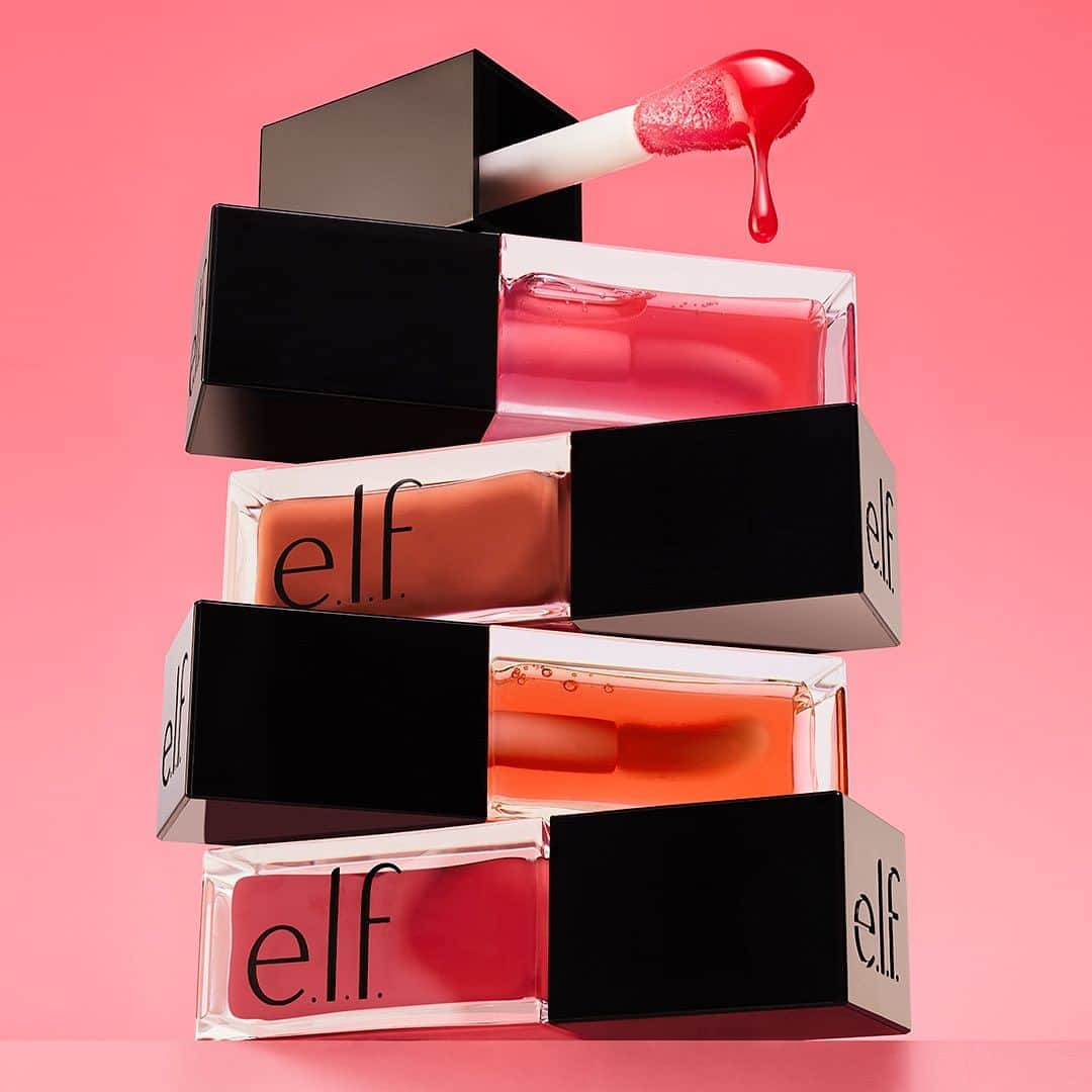 e.l.f.さんのインスタグラム写真 - (e.l.f.Instagram)「GLOW-MG! 🌟 NEW Glow Reviver Lip Oils are NOW AVAILABLE on elfcosmetics.com! 💋  Treat your lips to a revitalizing oil infused with an addictive glow ✨ This sheer & ultra-glossy formula enhances your natural pout AND nourishes lips at the same time! 💖Plus, the thick AF plush applicator easily coats lips in this luscious, mint-scented oil! 🙌   Available in 7 juicy shades: 🍯 Honey Talks 🪸 Coral Fixation 🌹 Rose Envy 💎 Crystal Clear 🍒 Jam Session 💖 Pink Quartz ❤️ Red Delicious  DON'T MISS OUT! This luxe lip drip is ONLY $8! 😍 SHOP NOW on elfcosmetics.com, shipping globally! 🛍 🌎   🇺🇸: Available exclusively at @ultabeauty online on 10/14 and in store on 10/22, coming to @target, @walmart, @cvspharmacy and @walgreens early 2024 🇨🇦: Available NOW on elfcosmetics.com, coming to @shoppersbeauty, @walmartcanada and @amazonca early 2024 🇬🇧: Available NOW on elfcosmetics.co.uk, coming to @superdrug & @bootsuk online later this month, coming to @beautybaycom, @asos and @amazonuk early 2024 EU: Available NOW on elfcosmetics.com, coming to @douglas_cosmetics and @amazonde early 2024  #GlowReviverLipOil #elfcosmetics #eyeslipsface #elfingamazing #crueltyfree #vegan」10月13日 1時01分 - elfcosmetics