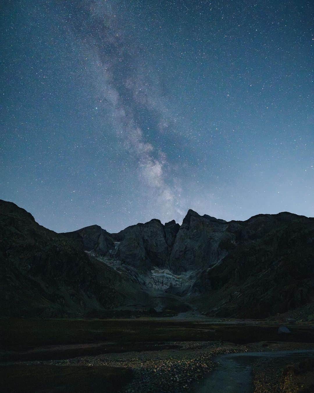 Alex Strohlさんのインスタグラム写真 - (Alex StrohlInstagram)「Long summer days in the valley of The Vignemalle, drinking from streams, eating wild berries, and sleeping under the stars. Shot on @canonusa EOS R5C.」10月13日 1時06分 - alexstrohl