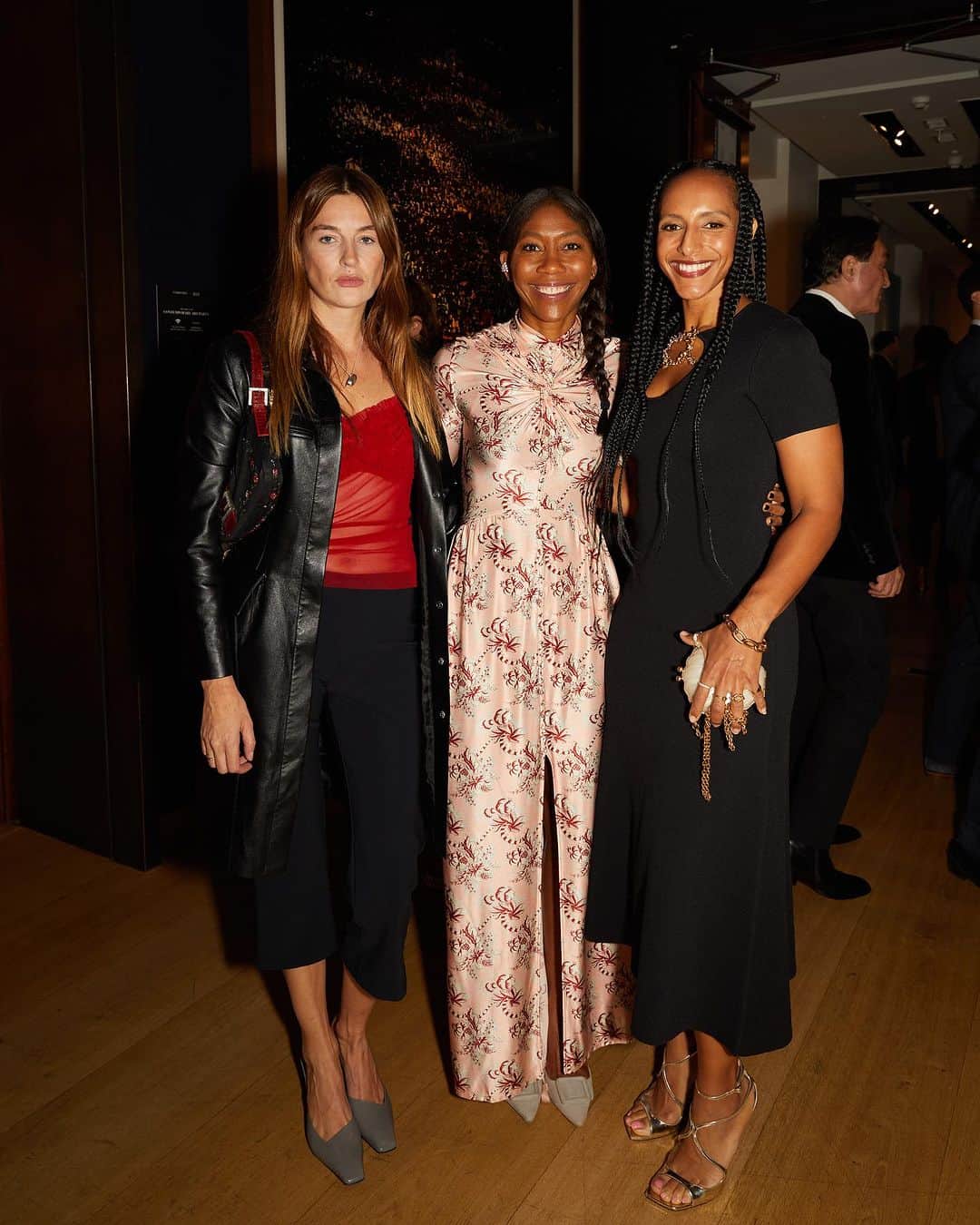 クリスティーズのインスタグラム：「Last night @elleuk's Editor-in-Chief @KenyaHunt co-hosted a Contemporary Art Party in partnership with @Christieinc at their St James’s London Headquarters.  A glamorous celebration of Christie’s 20th/21st century art marquee week sales took place amidst the galleries of spectacular art. International guests and talent from the worlds of art, music, fashion and stage converged in London to toast the start of #FriezeWeek in its 20th anniversary year and celebrate London.  Photography by @zeibatchelor」