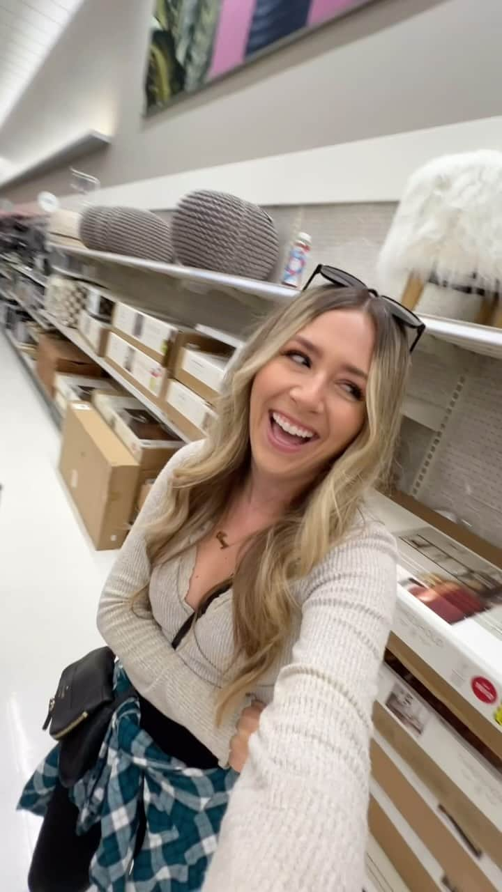 Tracy and Stefanieのインスタグラム：「When the opportunity presents itself. How can we deny it? What song would you play? 😁 #targetshopping #shopwithme🛍 #targetfun」