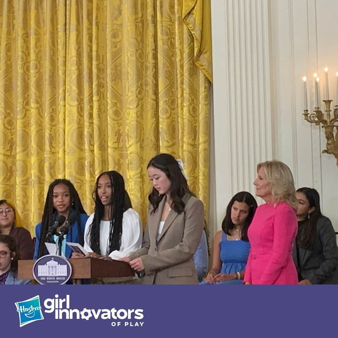 Hasbroさんのインスタグラム写真 - (HasbroInstagram)「Together, we can ignite a spark of change! In honor of #InternationalDayoftheGirl, Hasbro is proud to announce the Girl Innovators of Play program. Building on the momentum of our Women Innovators of Play Challenge, Hasbro will partner with @GirlUp to support and spark creativity of girl innovators around the world and support play as a fundamental human right.」10月13日 1時58分 - hasbro