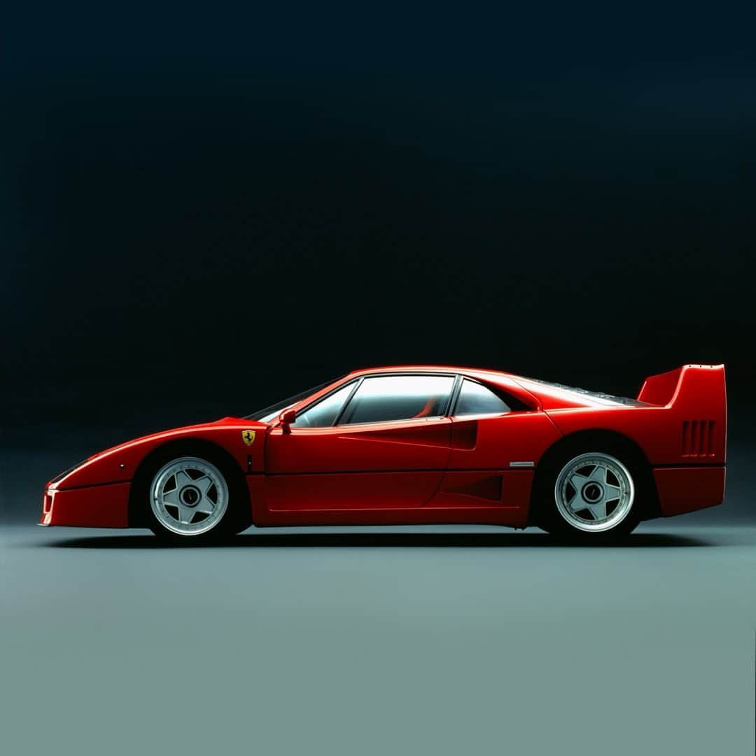 Ferrari USAさんのインスタグラム写真 - (Ferrari USAInstagram)「Built to celebrate Ferrari’s 40th anniversary, the F40 was the first special berlinetta with extensive use of composite materials. It was also the last new car presentation attended by Enzo Ferrari before his death in 1988.  #FerrariGameChangers #FerrariF40 #Ferrari」10月13日 2時28分 - ferrariusa