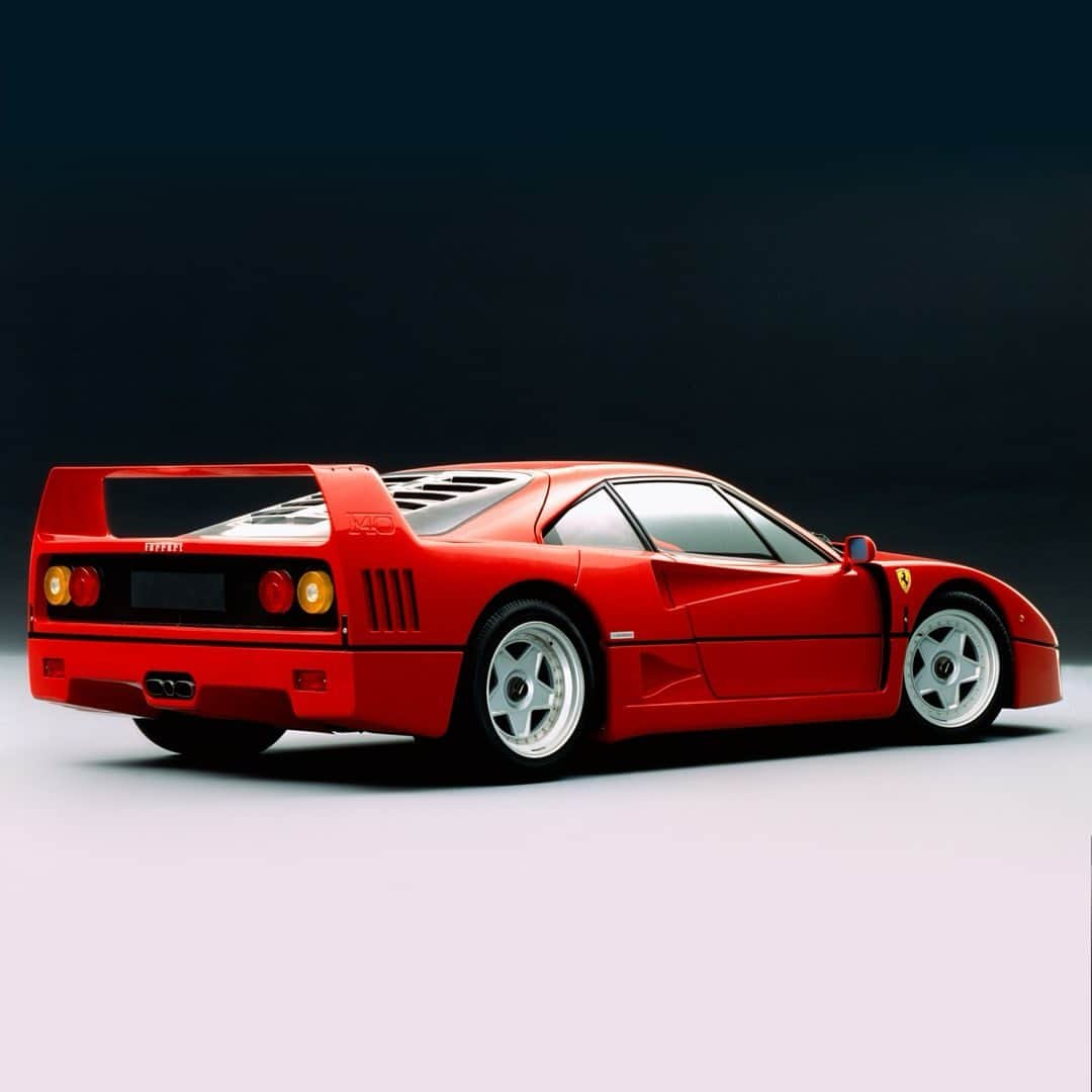 Ferrari USAさんのインスタグラム写真 - (Ferrari USAInstagram)「Built to celebrate Ferrari’s 40th anniversary, the F40 was the first special berlinetta with extensive use of composite materials. It was also the last new car presentation attended by Enzo Ferrari before his death in 1988.  #FerrariGameChangers #FerrariF40 #Ferrari」10月13日 2時28分 - ferrariusa