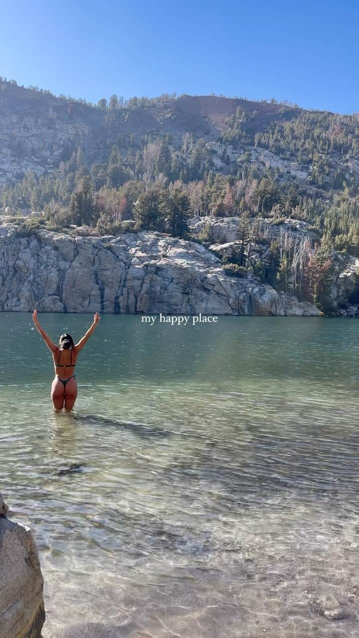 のインスタグラム：「A beautiful day 🌲✨🌞」