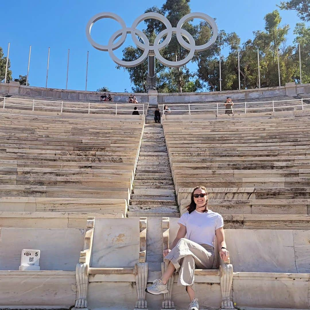 ケイト・キャンベルのインスタグラム：「A fun afternoon playing tourist in Athens...so much history to soak up. My inner nerd was loving life 🤓 Racing for stage 2 of the World Cup starts tomorrow 💪」