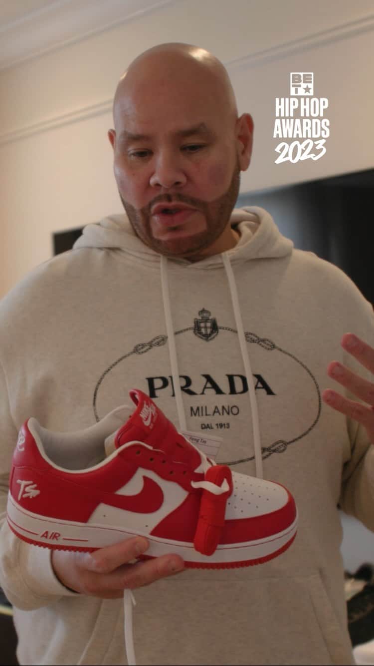 ファット・ジョーのインスタグラム：「#BETGRWM: Y’all already know @FatJoe is coming through with the drip, the fashions and the exclusive sneakers. 🔥 Watch the 2023 BET Hip Hop Awards host get ready for hip hop’s biggest night! Click link in bio to watch the full episode.」