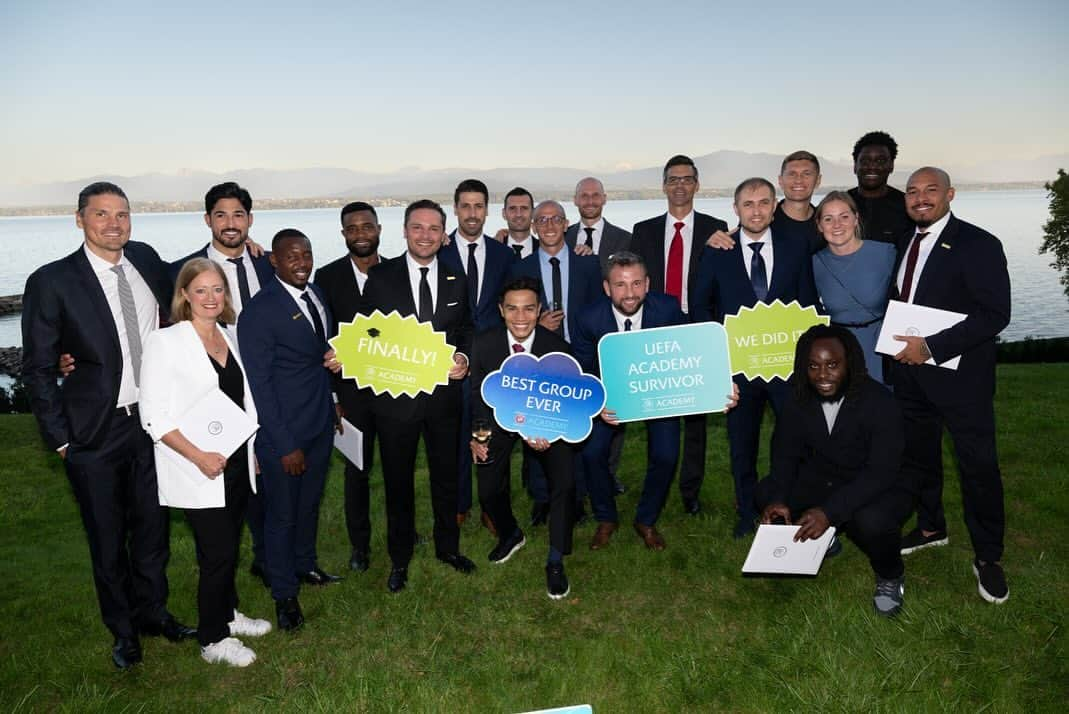 ナイジェル・デ・ヨングさんのインスタグラム写真 - (ナイジェル・デ・ヨングInstagram)「From players to leaders.  Extremely proud to been part of this amazing ride towards graduation of the UEFA MIP 4 program with this group.   Achievement unlocked and on to the next one.  @uefa_official #UEFAacademy」10月13日 3時22分 - nigeldejong