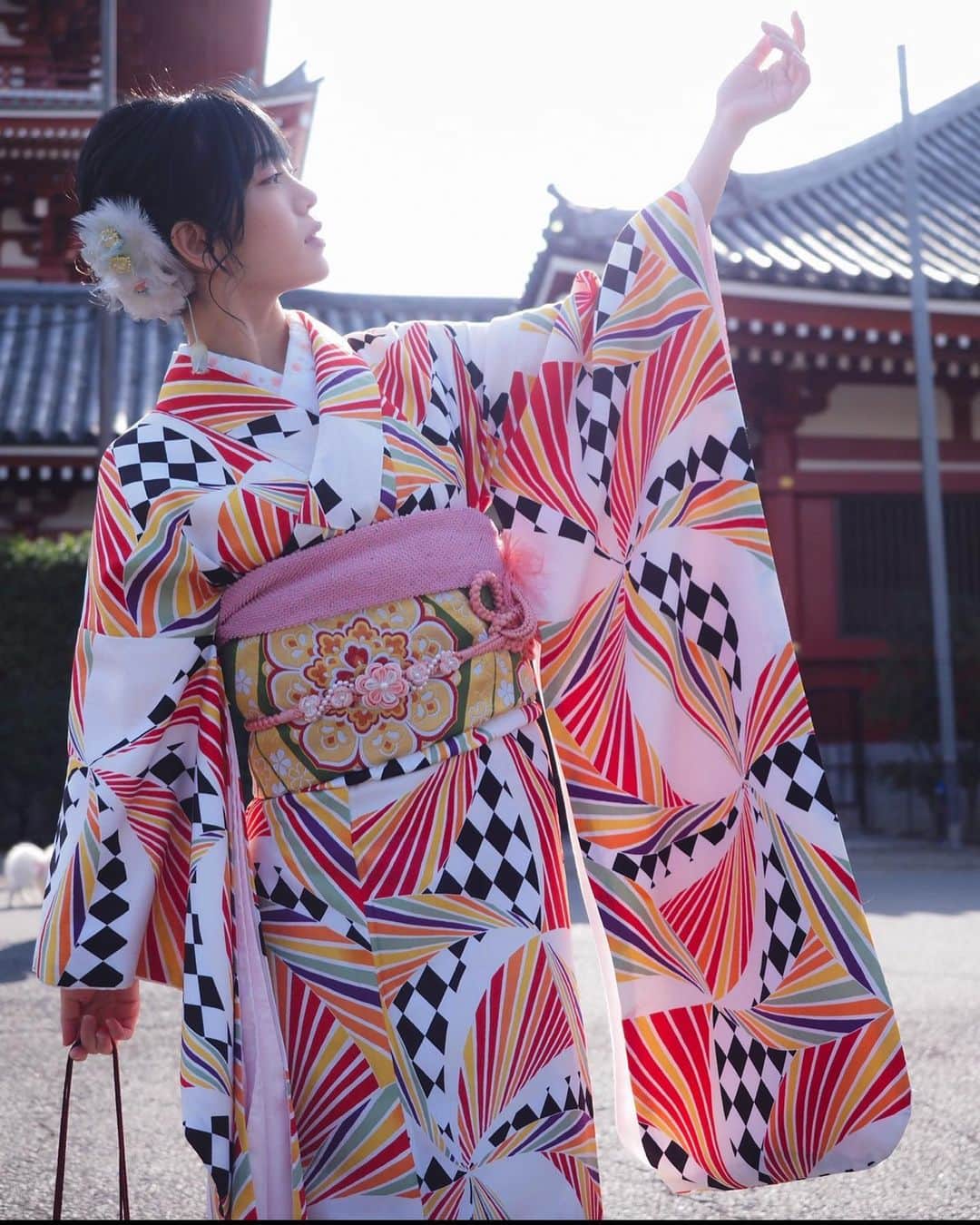 白石みずほのインスタグラム：「_👘 (本当にジャンルの統一感がないアカウント🫢)  #過去作 #再掲 #着物 #袴 #浴衣 #振袖 #kimono」