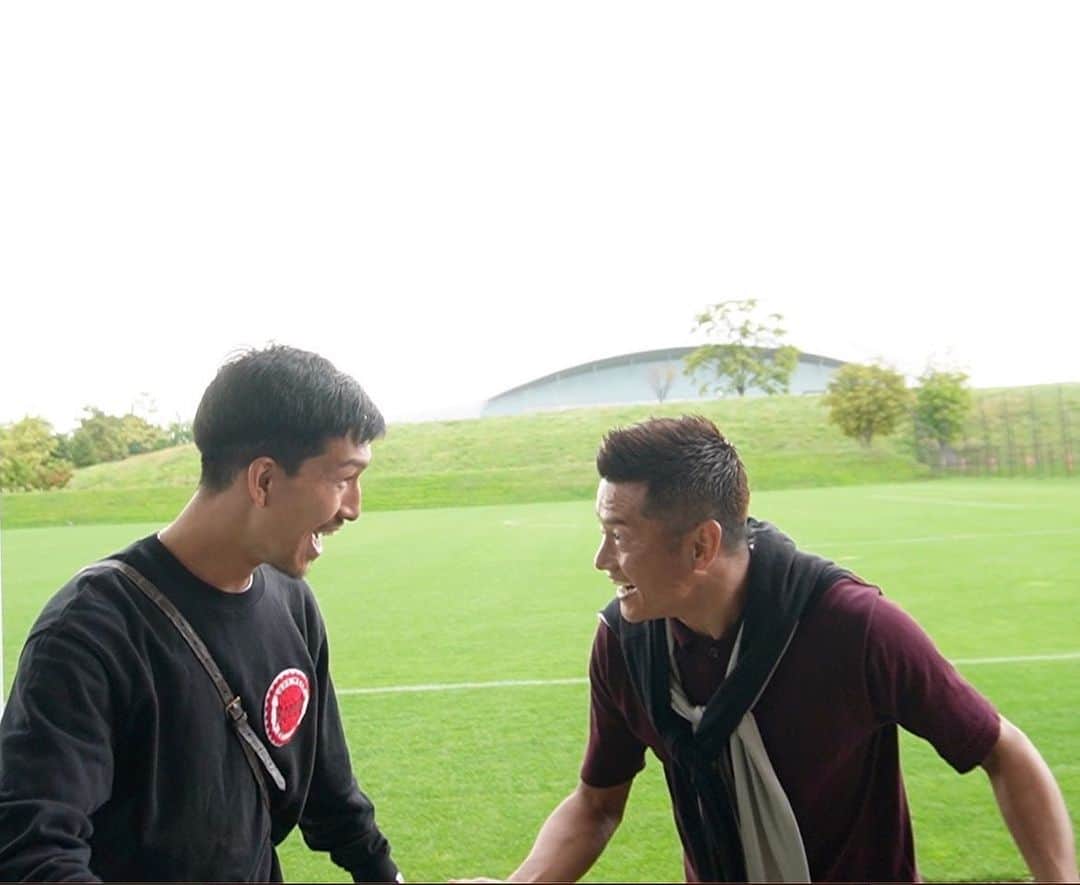 播戸竜二さんのインスタグラム写真 - (播戸竜二Instagram)「『おばんざいゴール⚽️』 ・ おばんざいソングを歌ったらゴールを取るというジンクスを見事に体現してくれた小林祐希選手！ @4yuki.kobayashi  ・ アールカンテの宣伝もバッチリやりました！（笑） @rconte_tokyo  ・ 若い頃から知ってるいい奴です！だいぶん大人になったね！（笑） ・ 金の時計は恐ろしいけど！（笑） ・ これからもバンバン点を取っておばんざーい✊をやってもらいましょう！ ・ ・ #小林祐希 選手 #アールカンテ #おばんざい」10月13日 14時47分 - ryuji_bando