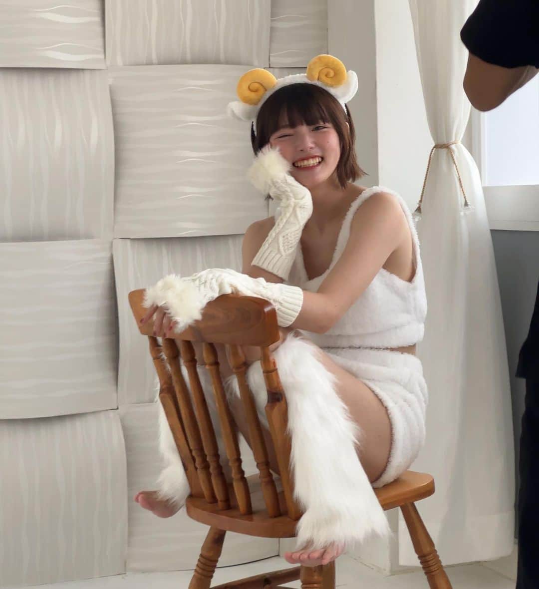 のインスタグラム：「昨日の撮影のオフショットが可愛さ満点すぎたのであげる( ˙꒳˙ )っ   #グラビア  #アイドル   #photo  #cosplay」