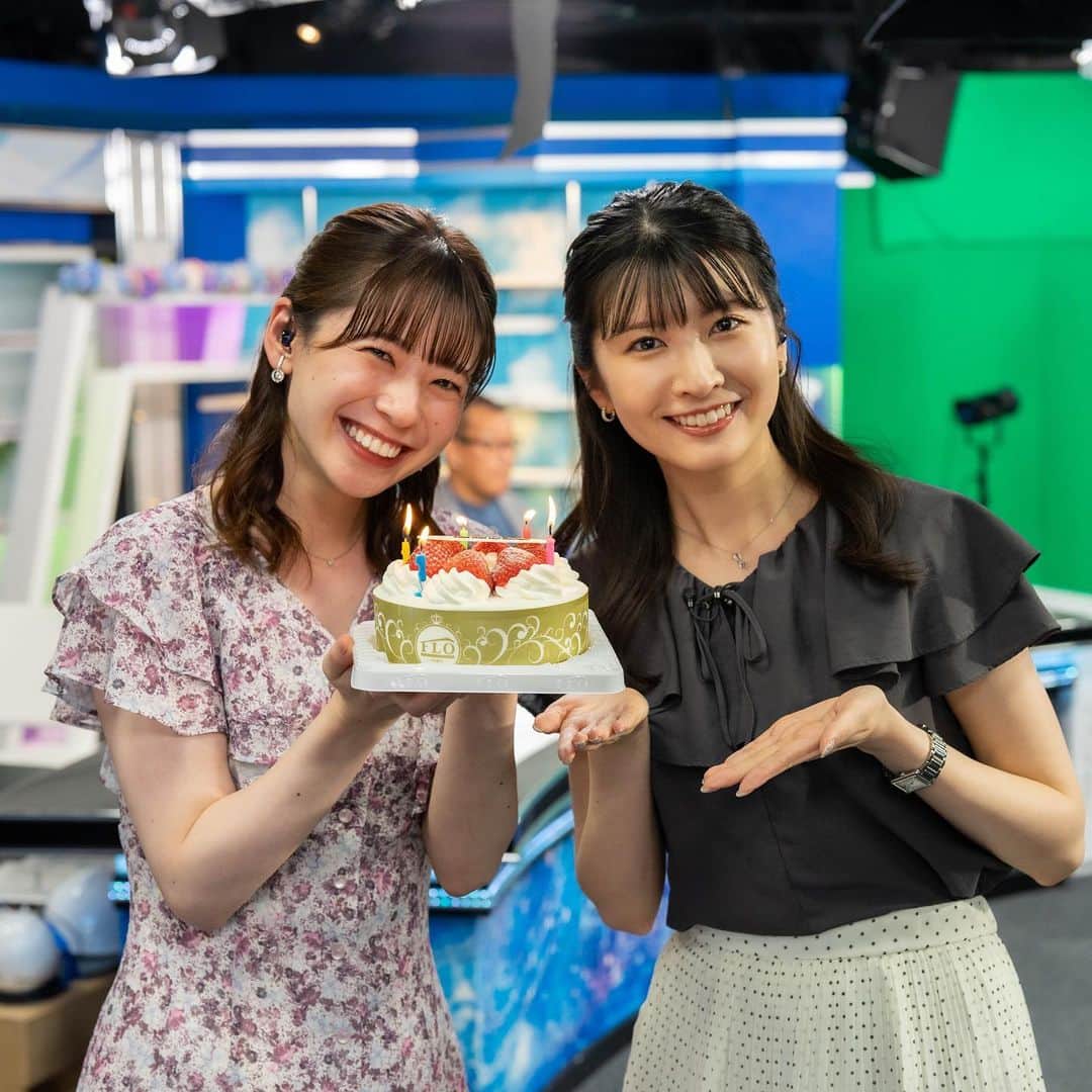 高山奈々のインスタグラム：「. 今年のお誕生日🎂 たくさんケーキ食べました💕 会社でも毎年お祝いしてもらえて幸せです🥺✨  #29歳 #ラスト20代  #もう10月だけど6月のお話 #ひょっこり森田さん」
